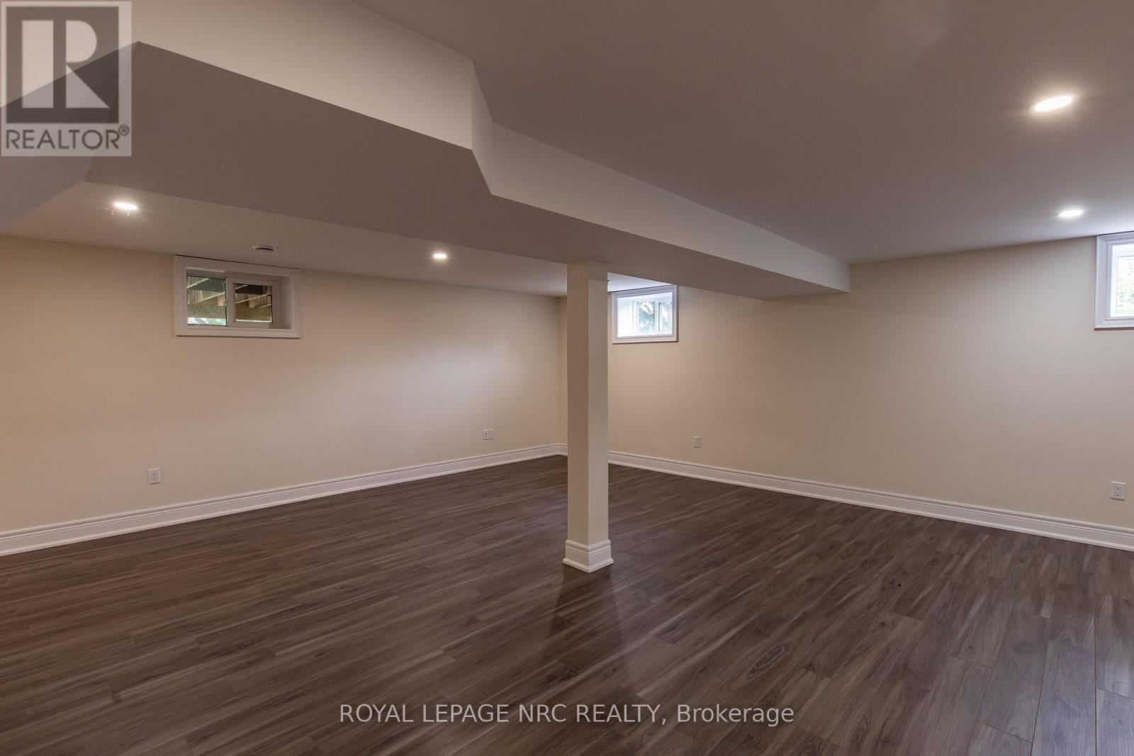 












88 MERRITT PARKWAY N

,
Port Colborne (Main Street),




Ontario
L3K3Y1

