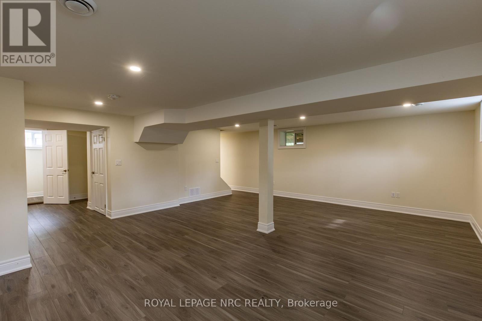 












88 MERRITT PARKWAY N

,
Port Colborne (Main Street),




Ontario
L3K3Y1

