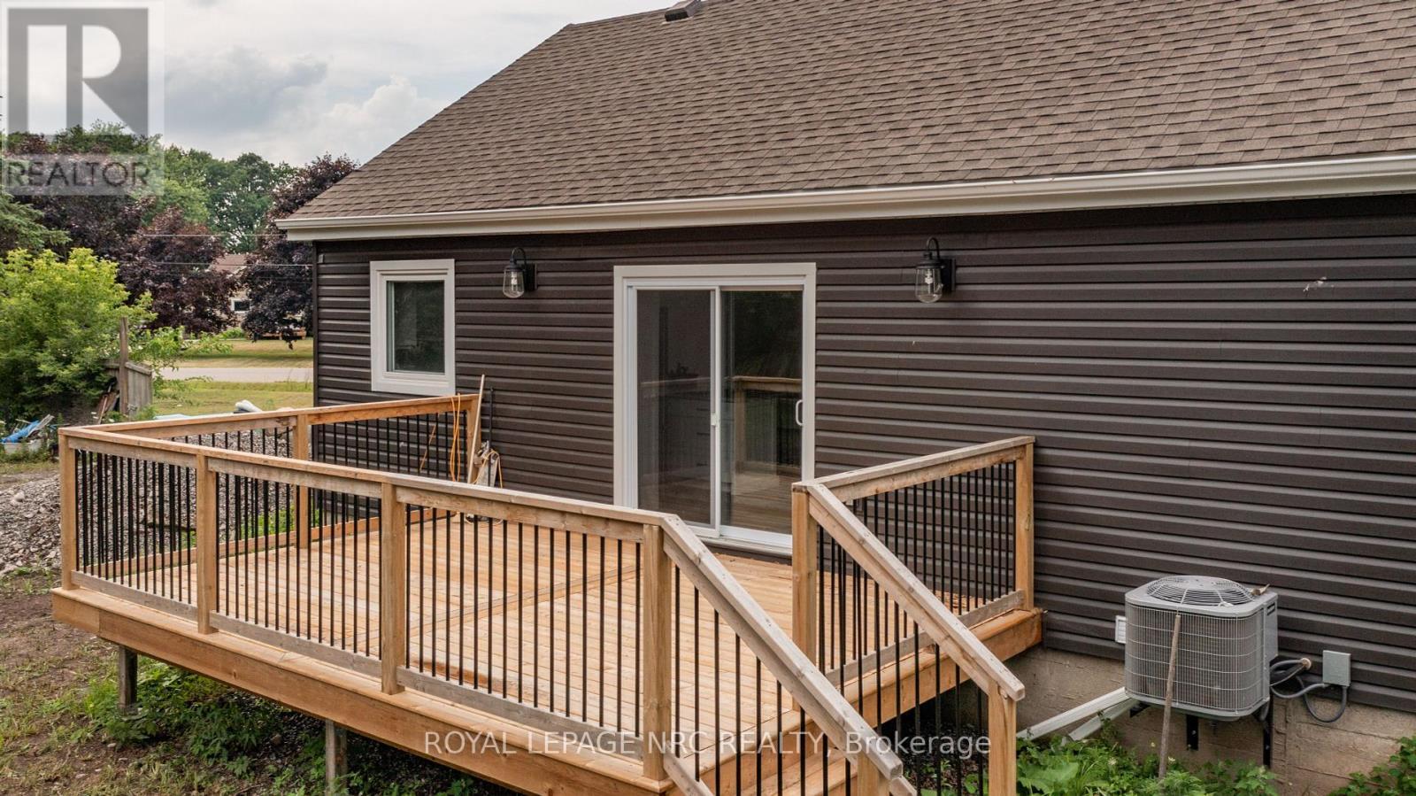 












88 MERRITT PARKWAY N

,
Port Colborne (Main Street),




Ontario
L3K3Y1

