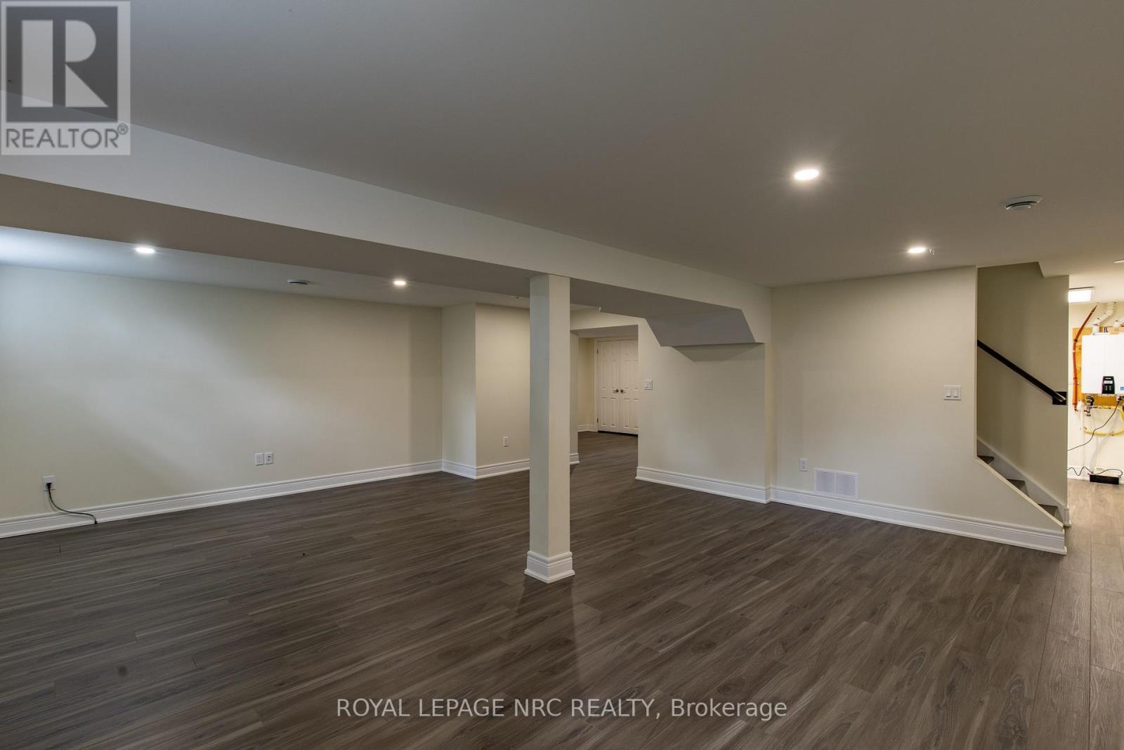 












88 MERRITT PARKWAY N

,
Port Colborne (Main Street),




Ontario
L3K3Y1


