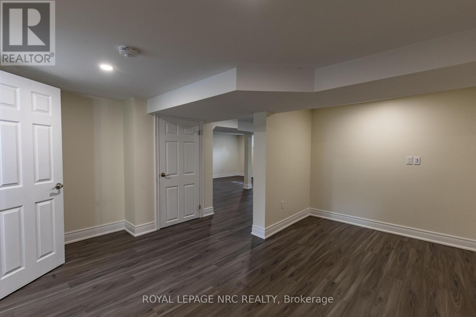 












88 MERRITT PARKWAY N

,
Port Colborne (Main Street),




Ontario
L3K3Y1

