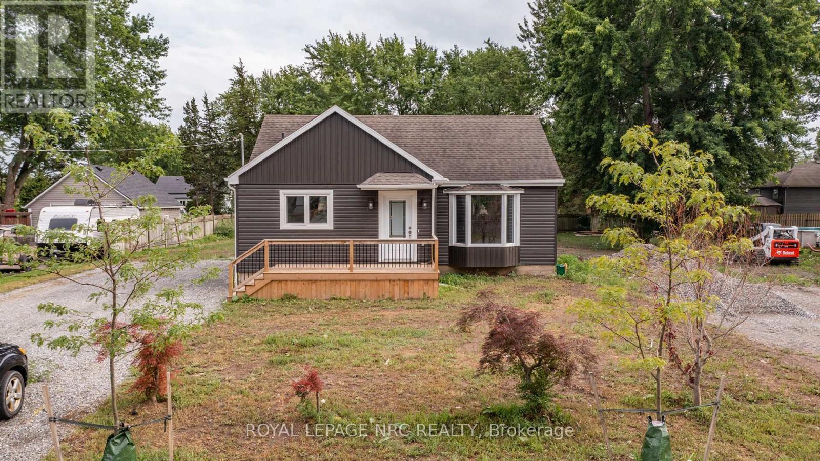 












88 MERRITT PARKWAY N

,
Port Colborne (Main Street),




Ontario
L3K3Y1


