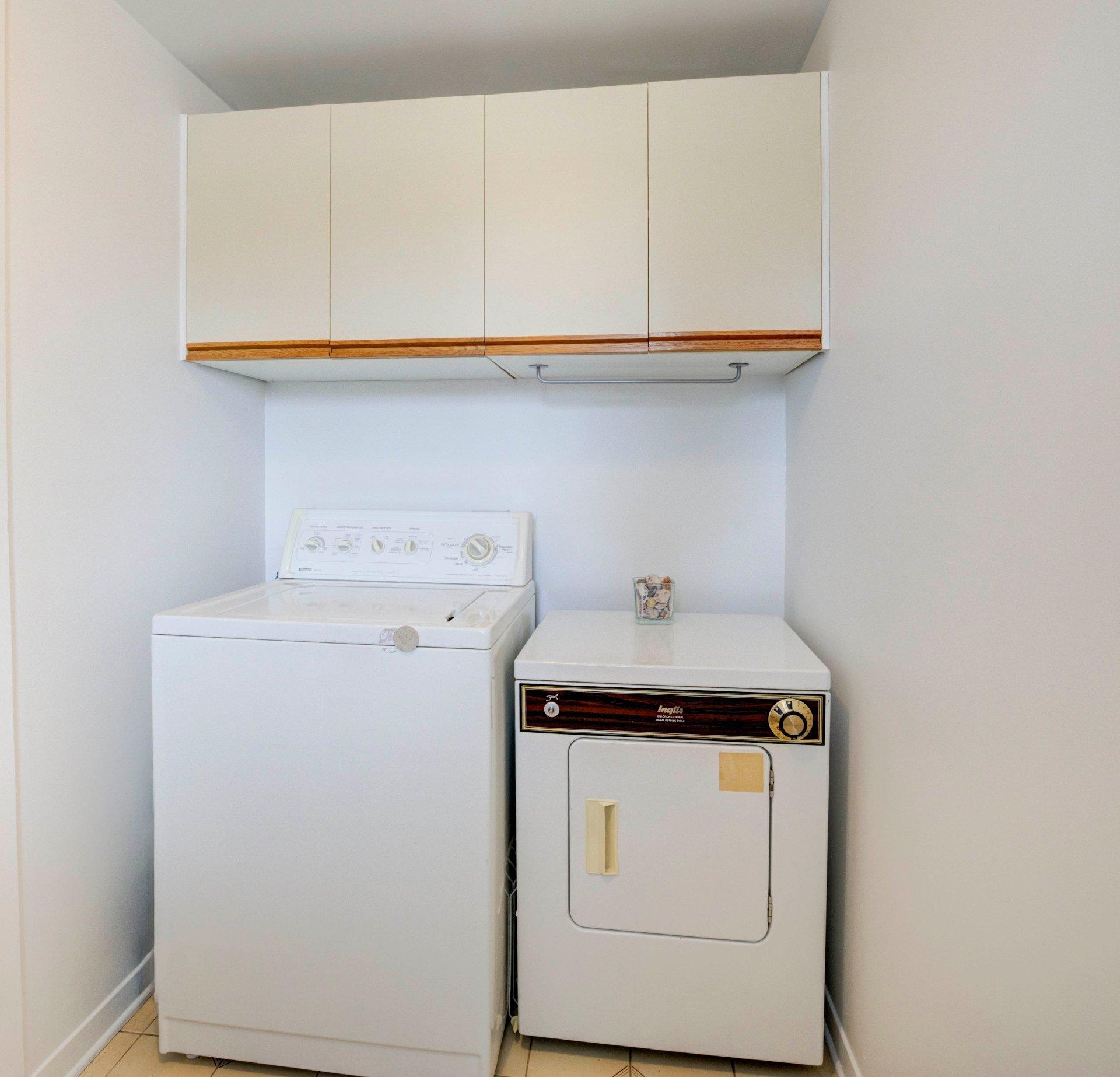 









718


Rue Maisonneuve

,
Longueuil (Saint-Hubert),




QC
J3Y7W8

