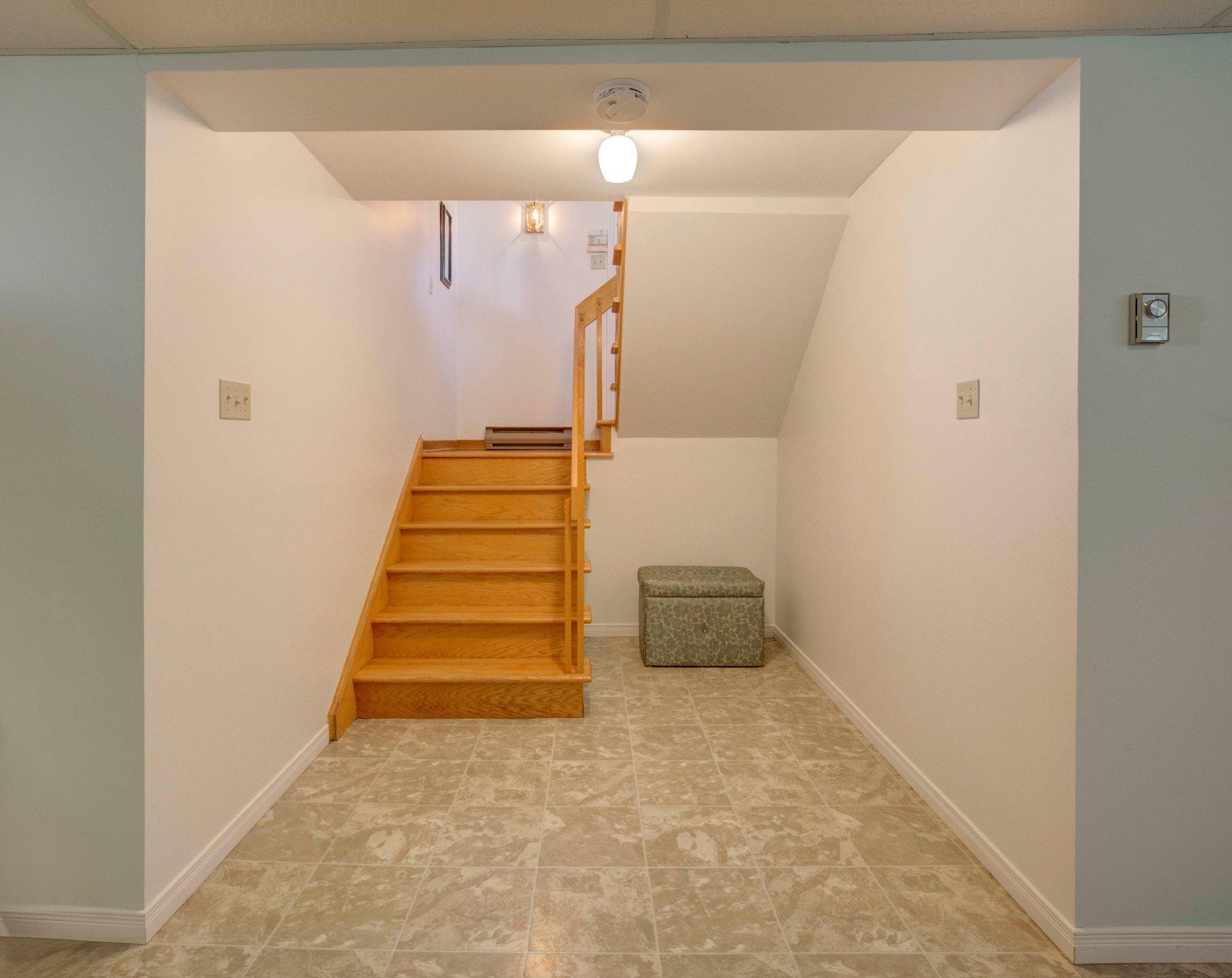 









718


Rue Maisonneuve

,
Longueuil (Saint-Hubert),




QC
J3Y7W8

