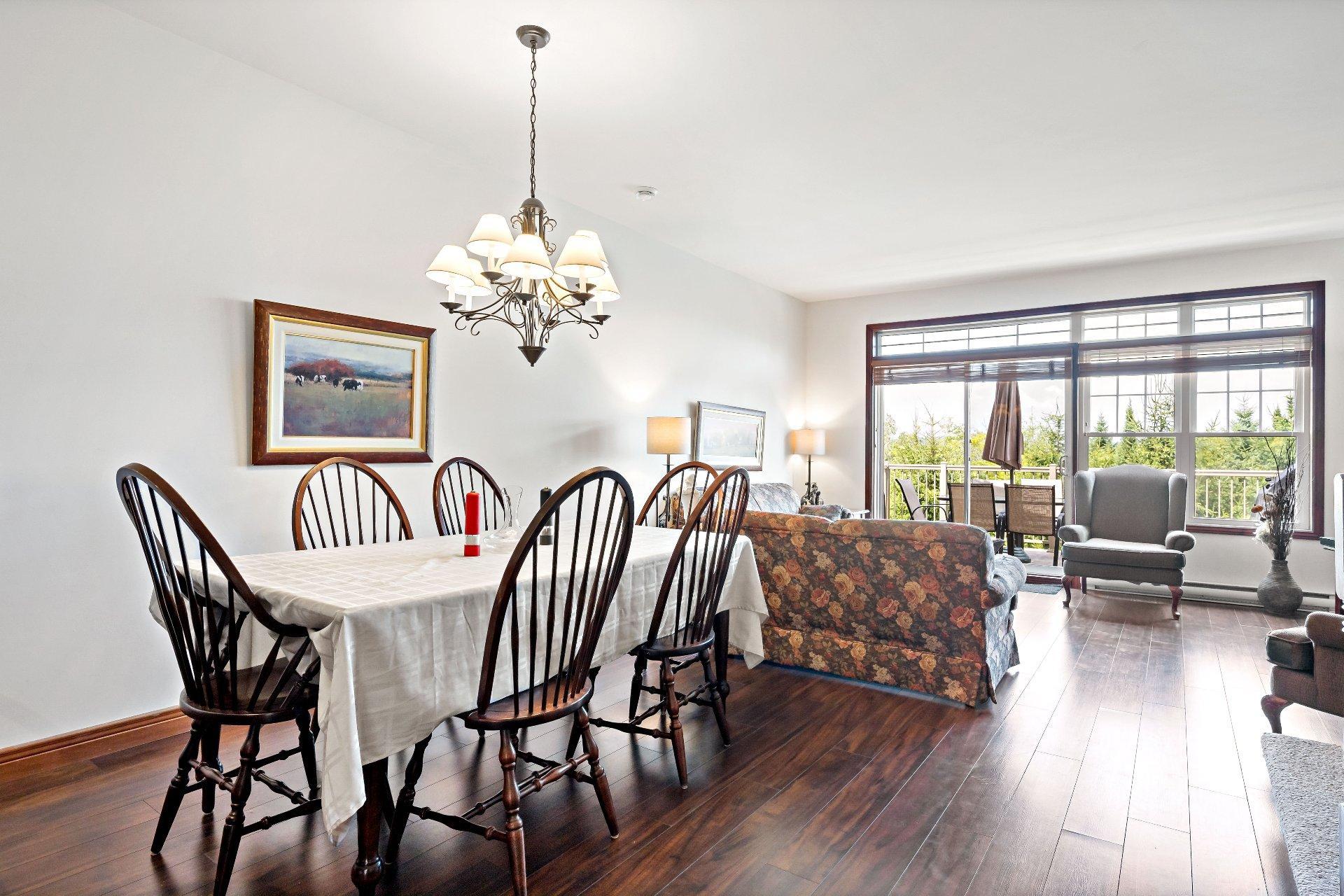 









165


Rue du Mont-Plaisant

, 8,
Mont-Tremblant,




QC
J8E1L2

