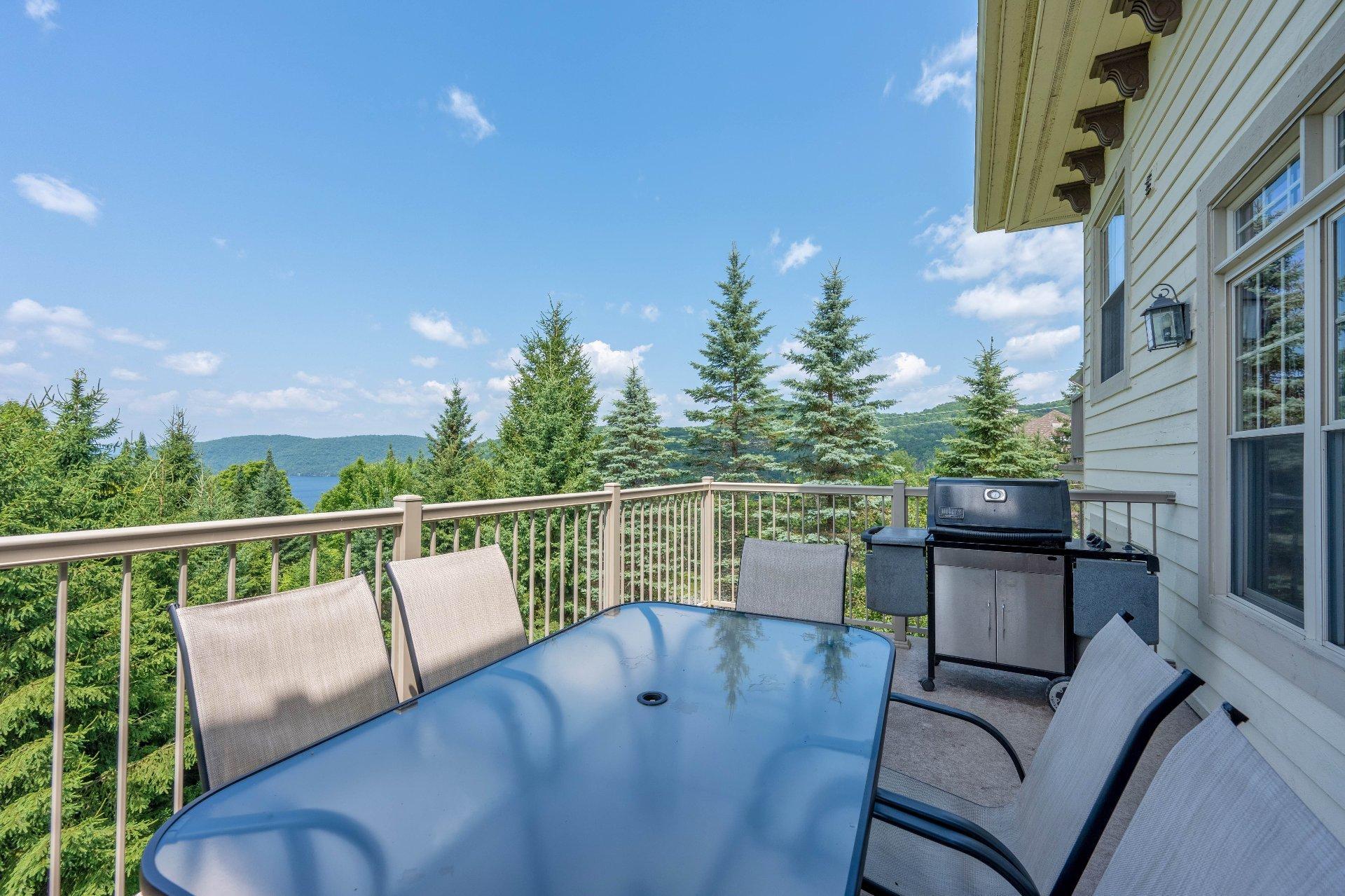 









165


Rue du Mont-Plaisant

, 8,
Mont-Tremblant,




QC
J8E1L2

