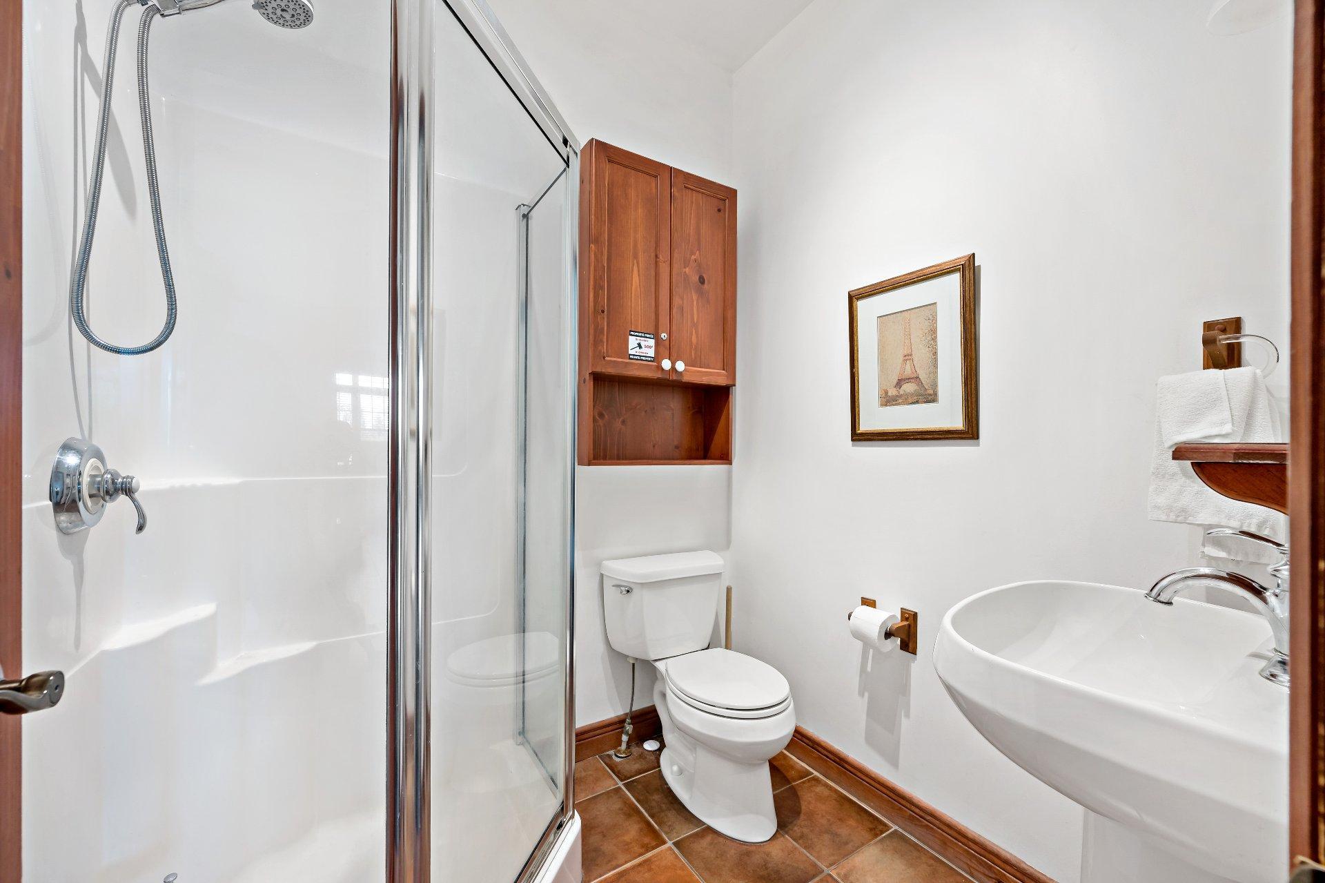 









165


Rue du Mont-Plaisant

, 8,
Mont-Tremblant,




QC
J8E1L2

