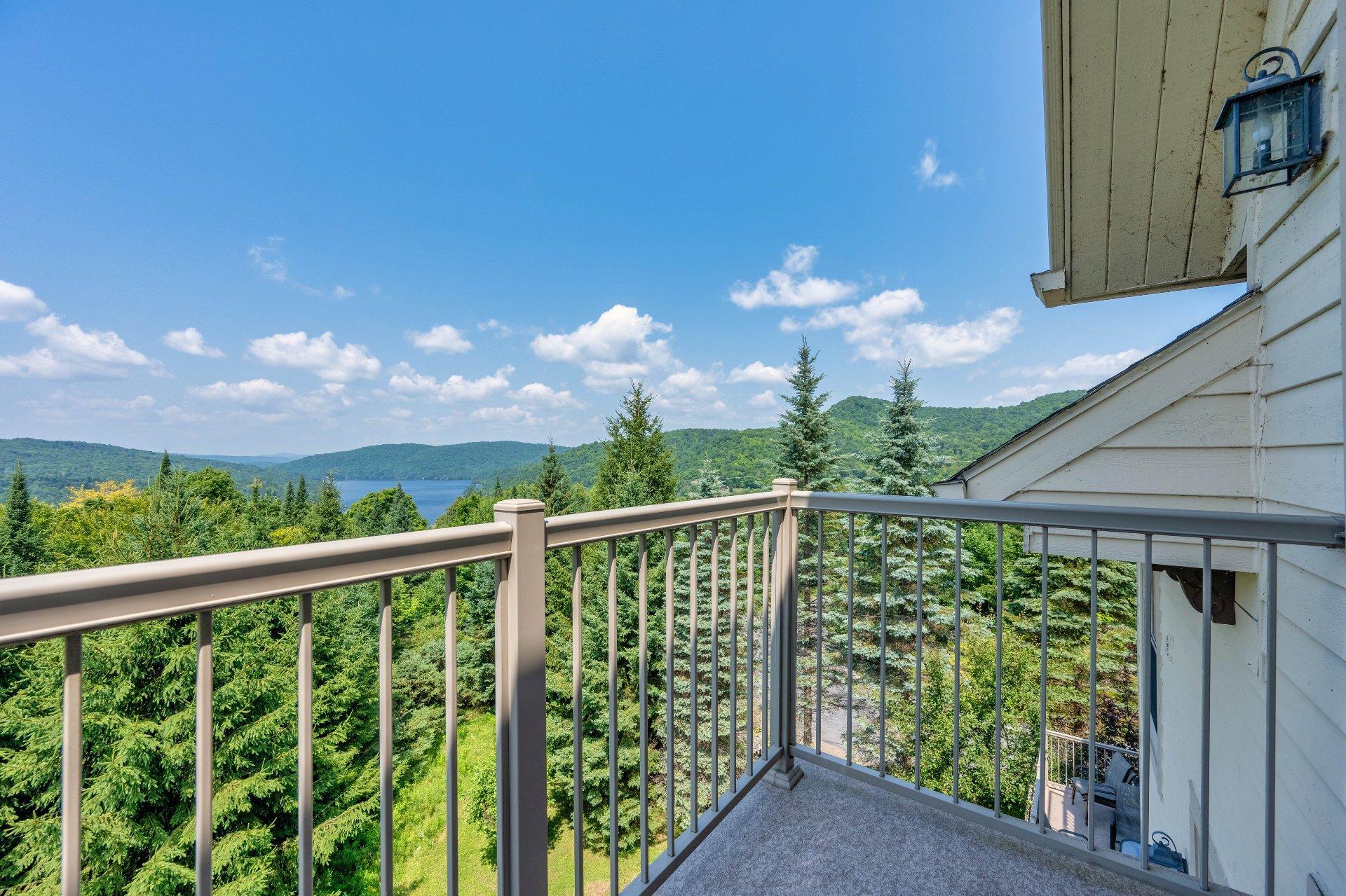









165


Rue du Mont-Plaisant

, 8,
Mont-Tremblant,




QC
J8E1L2

