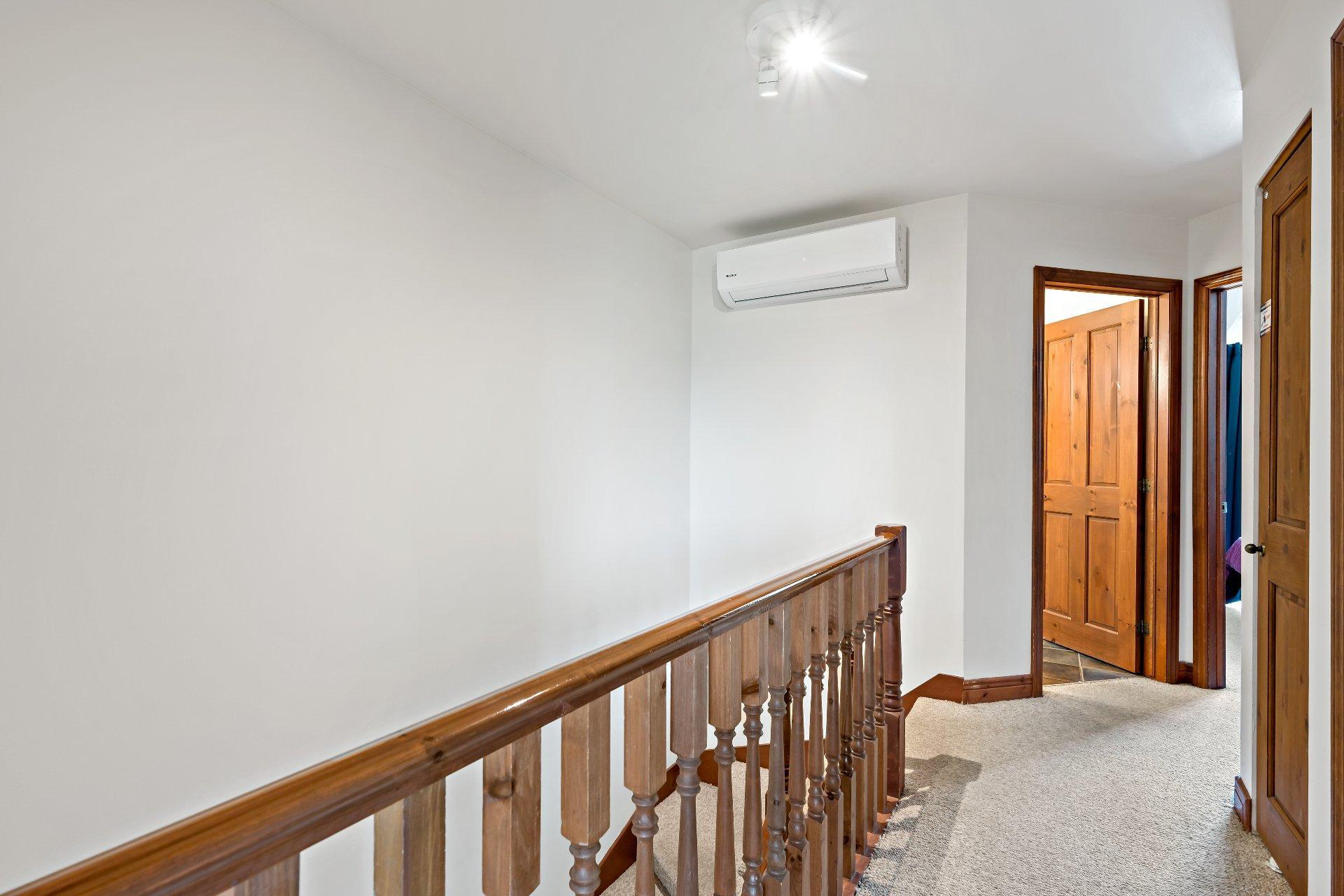 









165


Rue du Mont-Plaisant

, 8,
Mont-Tremblant,




QC
J8E1L2

