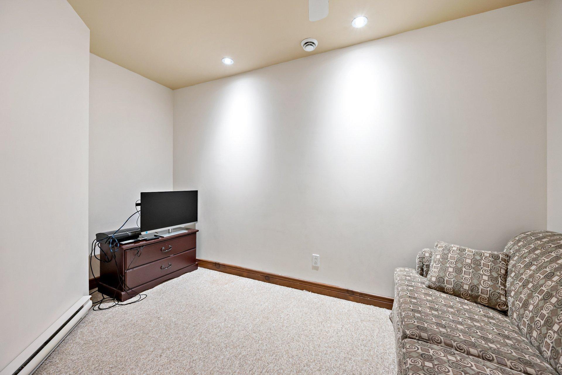 









165


Rue du Mont-Plaisant

, 8,
Mont-Tremblant,




QC
J8E1L2

