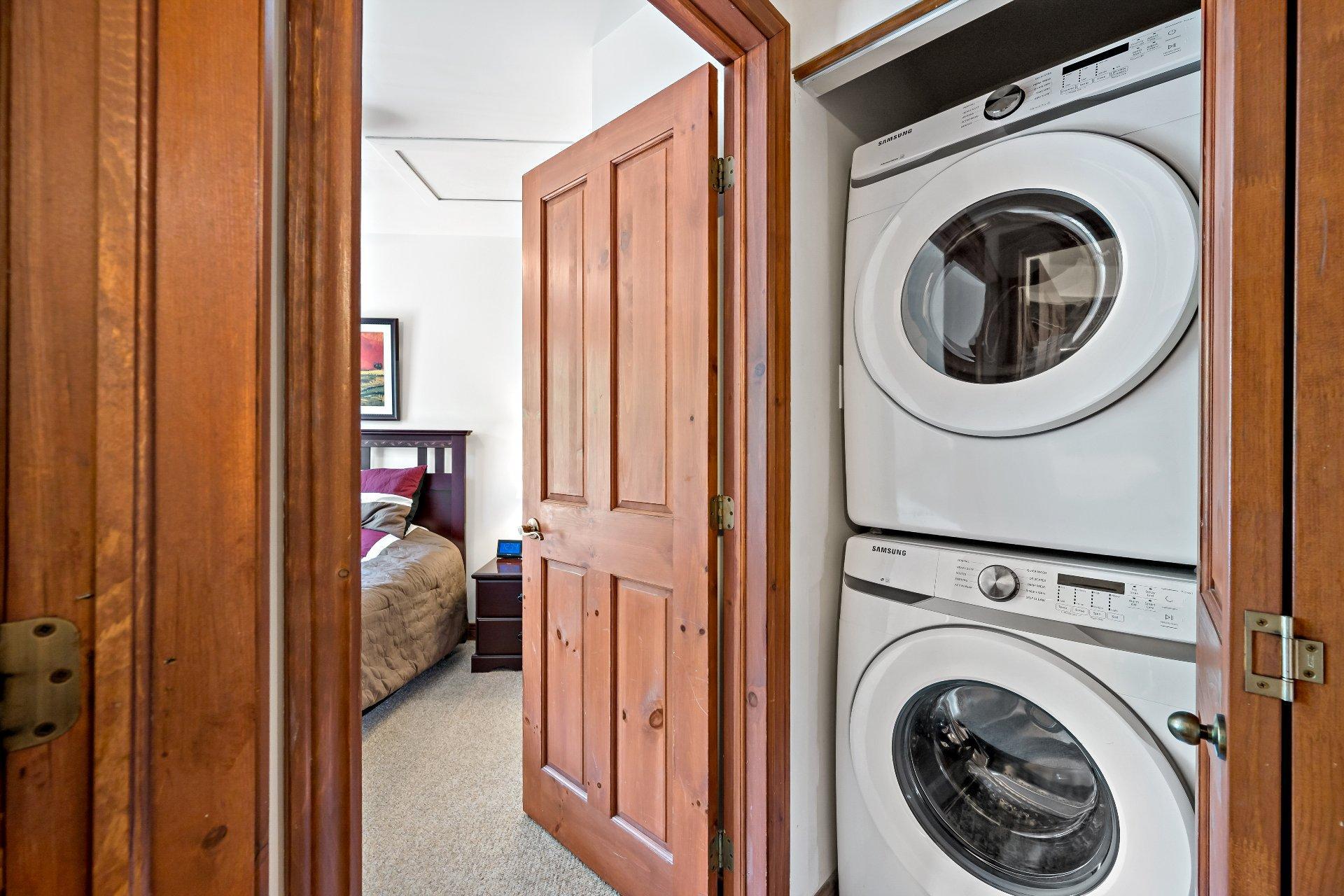 









165


Rue du Mont-Plaisant

, 8,
Mont-Tremblant,




QC
J8E1L2

