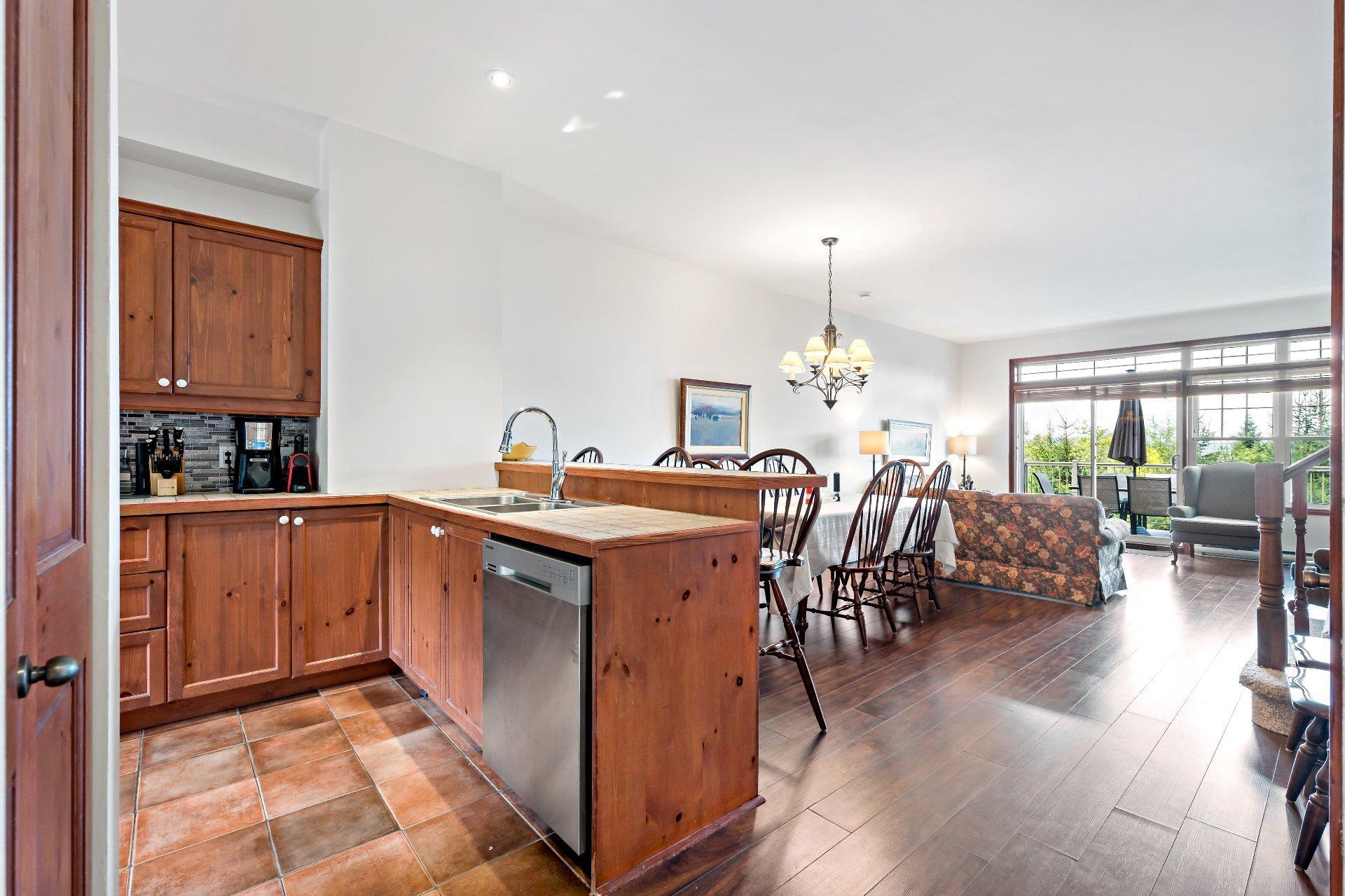 









165


Rue du Mont-Plaisant

, 8,
Mont-Tremblant,




QC
J8E1L2

