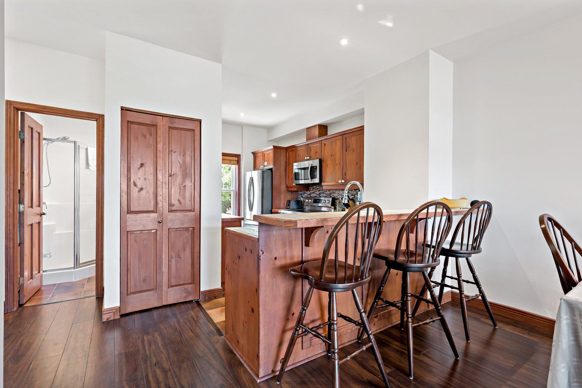 









165


Rue du Mont-Plaisant

, 8,
Mont-Tremblant,




QC
J8E1L2

