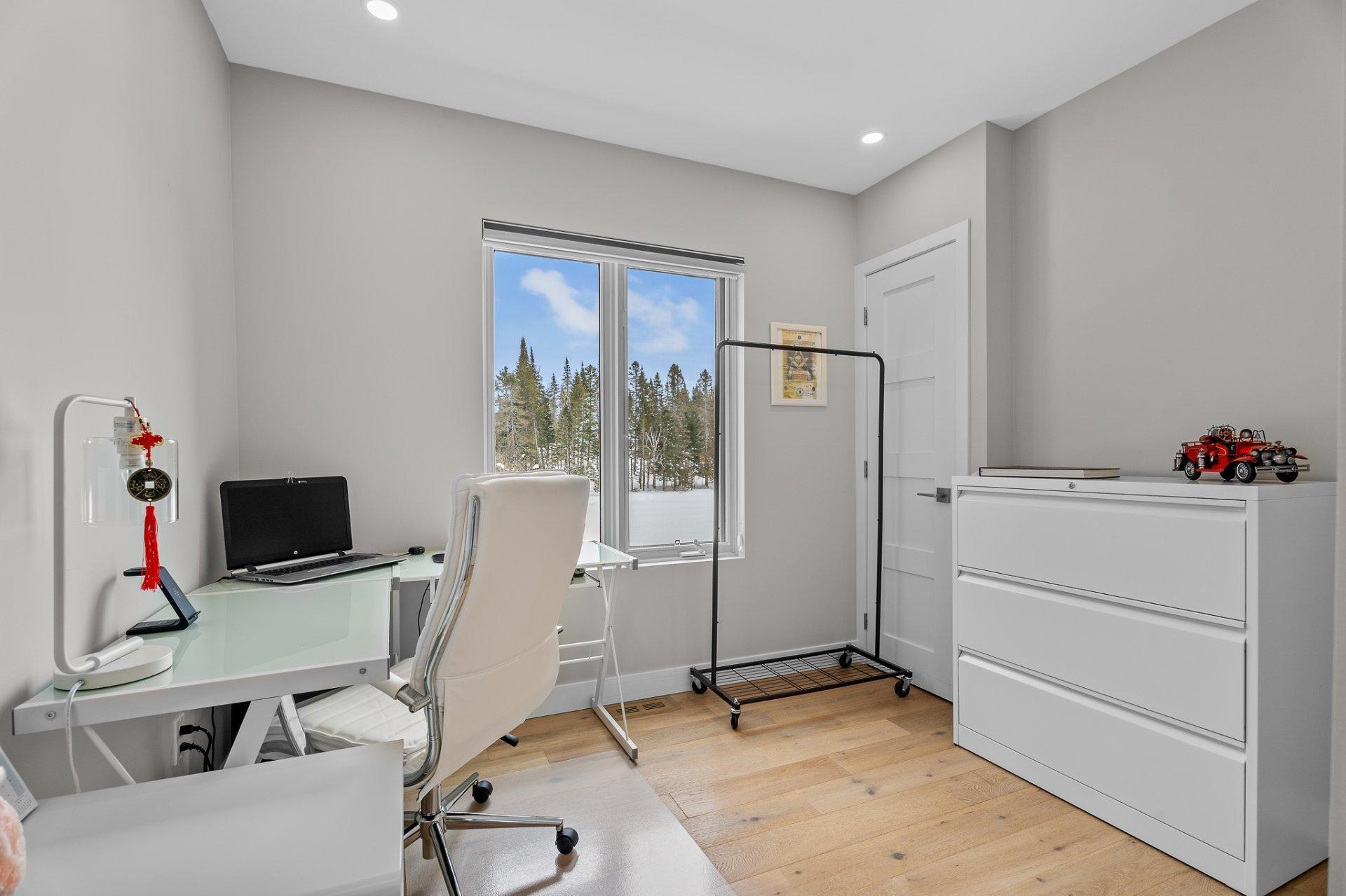 









5619


Ch. Monjeau

,
Sainte-Agathe-des-Monts,




QC
J8C0N6

