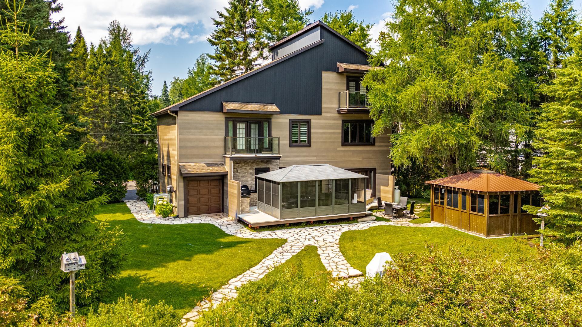 









5619


Ch. Monjeau

,
Sainte-Agathe-des-Monts,




QC
J8C0N6

