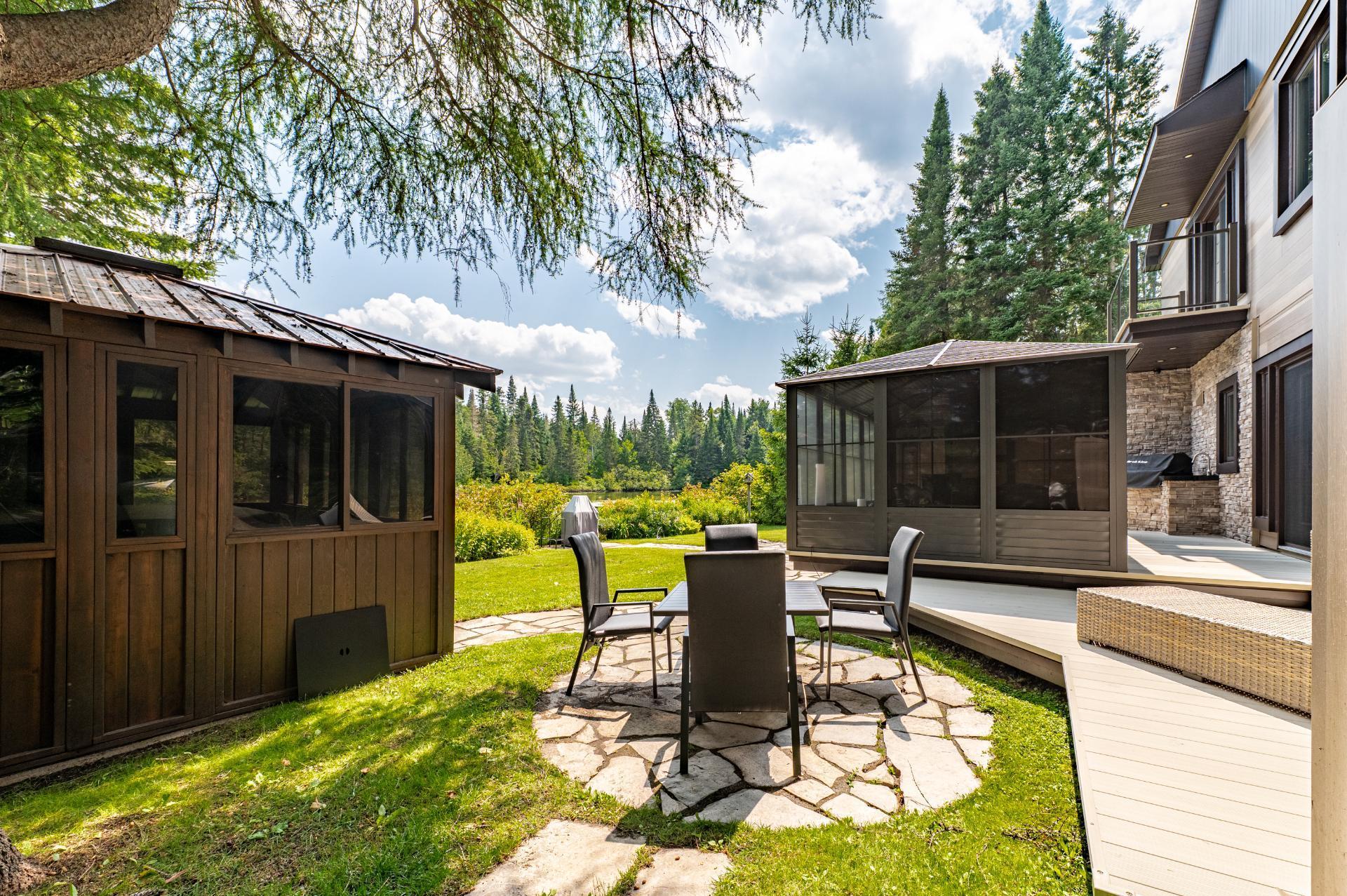 









5619


Ch. Monjeau

,
Sainte-Agathe-des-Monts,




QC
J8C0N6

