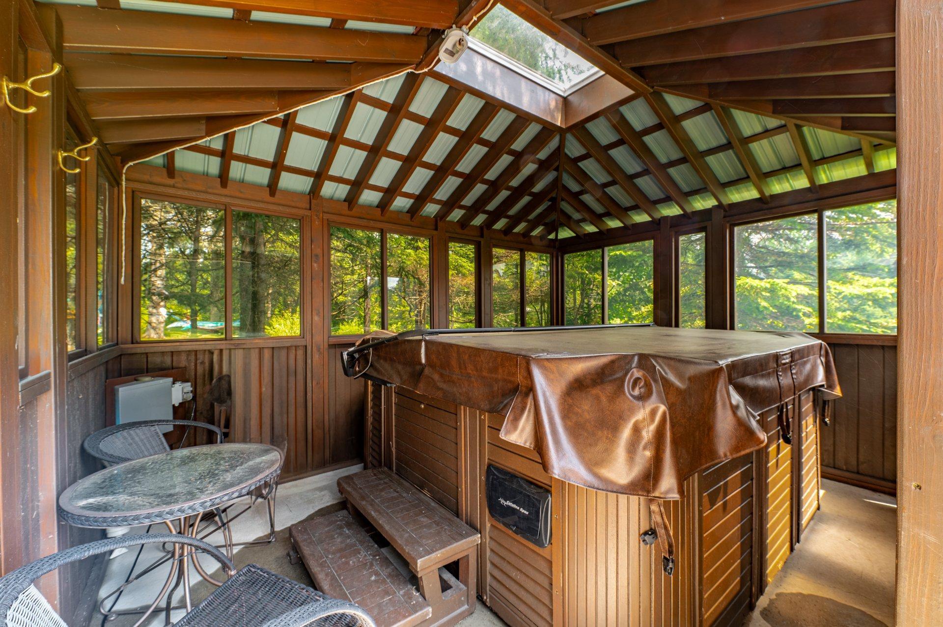 









5619


Ch. Monjeau

,
Sainte-Agathe-des-Monts,




QC
J8C0N6

