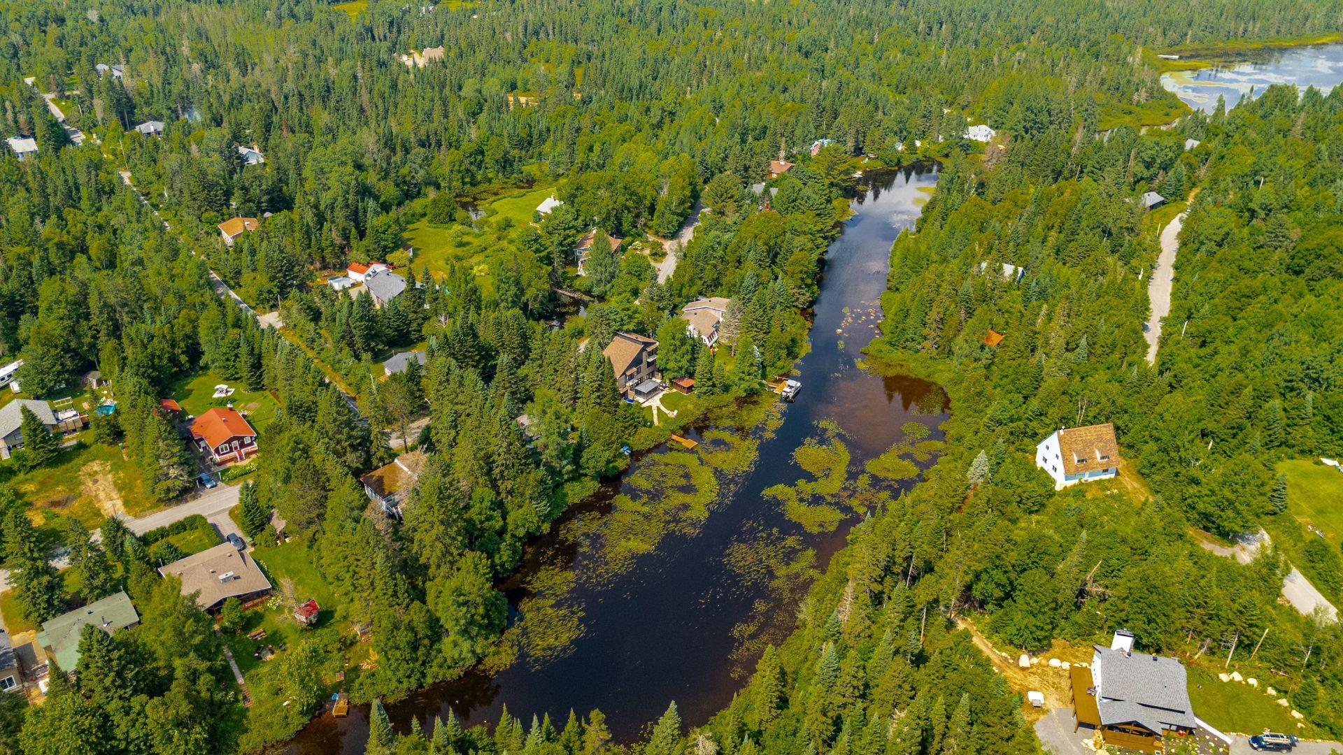 









5619


Ch. Monjeau

,
Sainte-Agathe-des-Monts,




QC
J8C0N6

