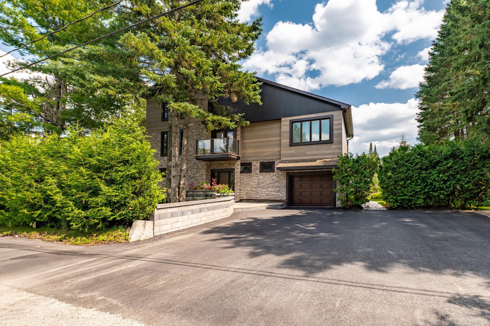 









5619


Ch. Monjeau

,
Sainte-Agathe-des-Monts,




QC
J8C0N6

