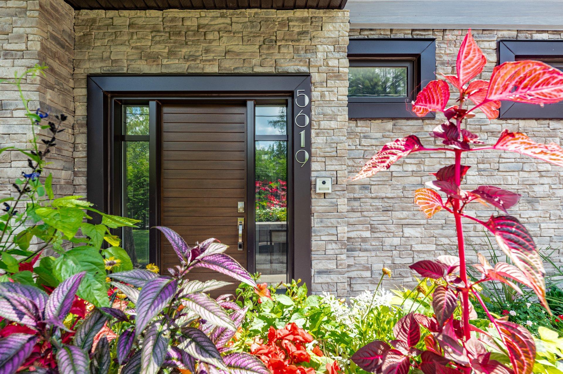 









5619


Ch. Monjeau

,
Sainte-Agathe-des-Monts,




QC
J8C0N6

