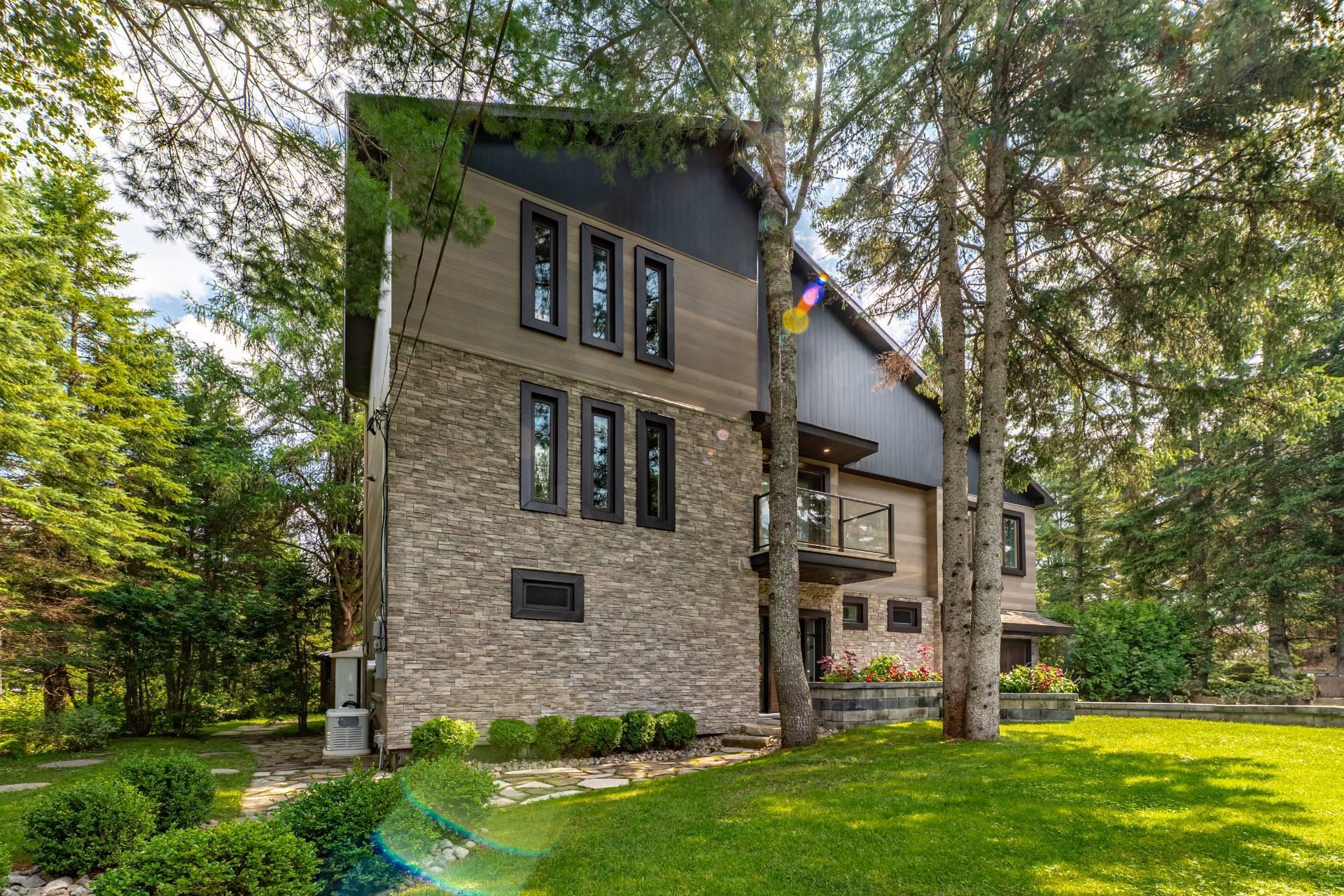 









5619


Ch. Monjeau

,
Sainte-Agathe-des-Monts,




QC
J8C0N6

