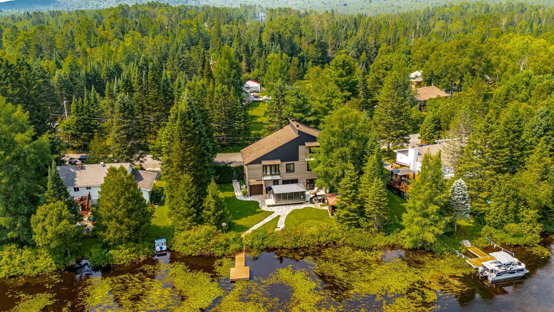 









5619


Ch. Monjeau

,
Sainte-Agathe-des-Monts,




QC
J8C0N6

