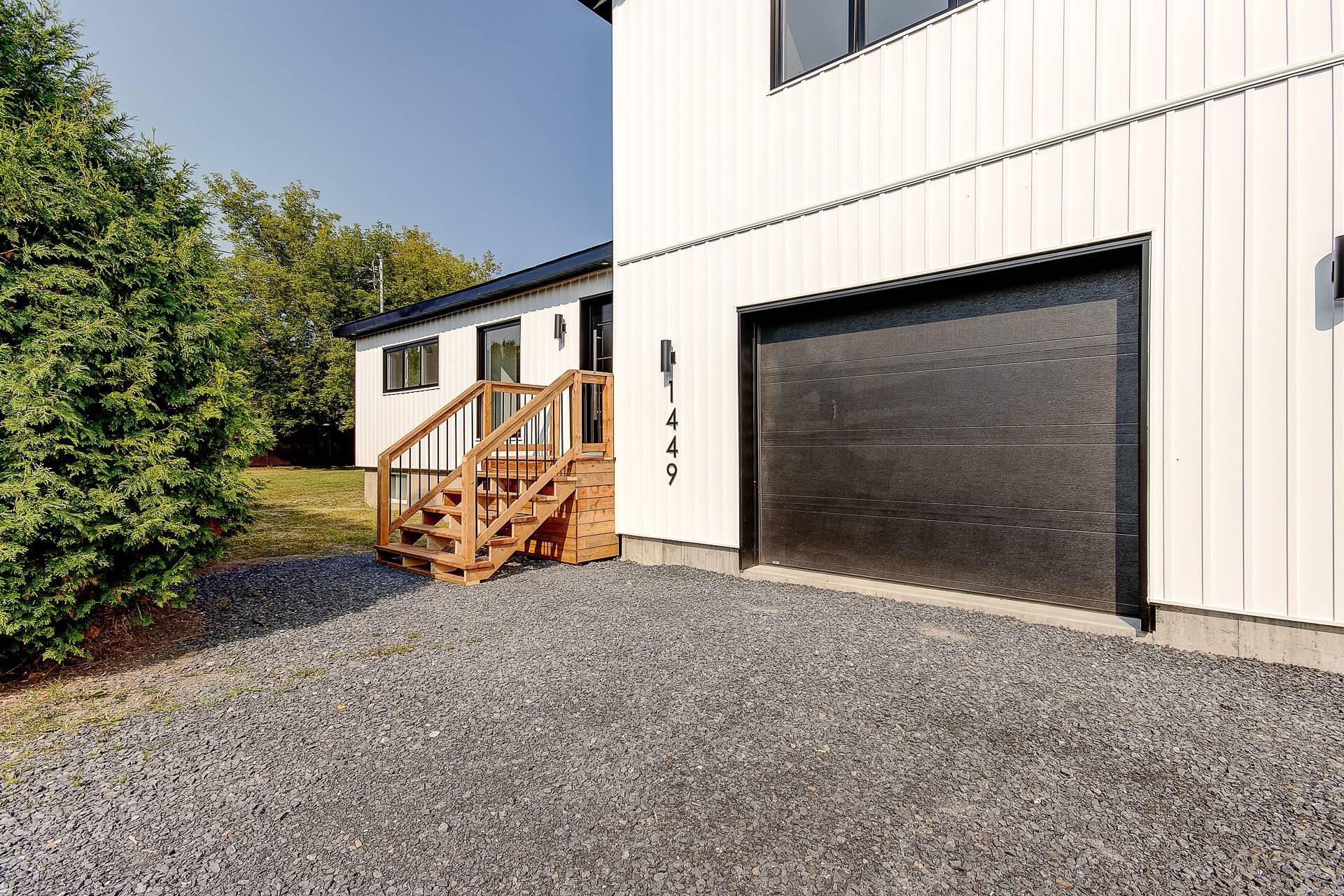 









1449


Rue Barrette

,
Saint-Jean-sur-Richelieu,




QC
J2W2B6

