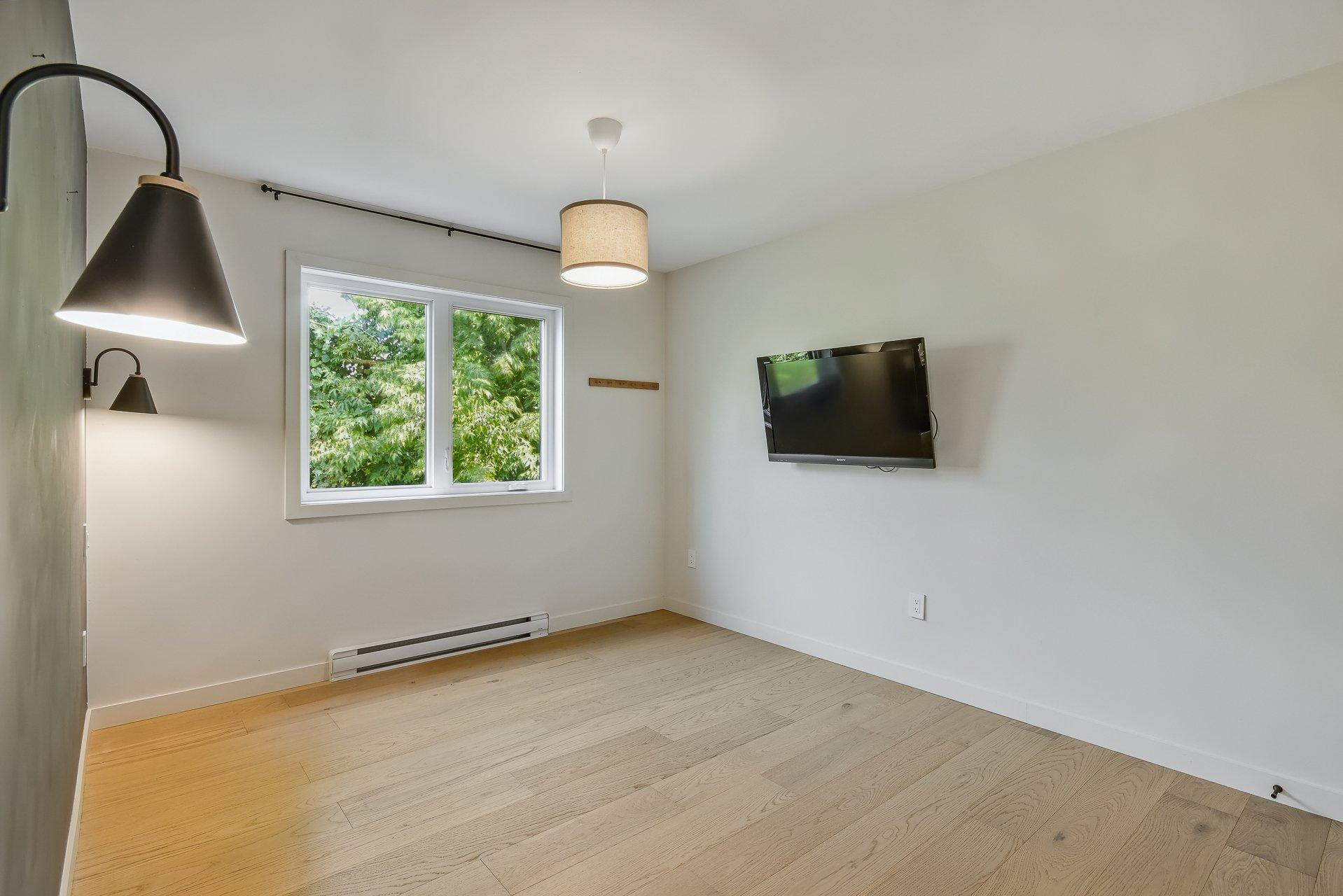 









1449


Rue Barrette

,
Saint-Jean-sur-Richelieu,




QC
J2W2B6

