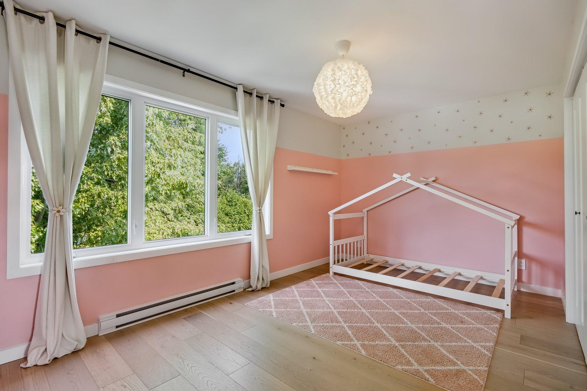 









1449


Rue Barrette

,
Saint-Jean-sur-Richelieu,




QC
J2W2B6

