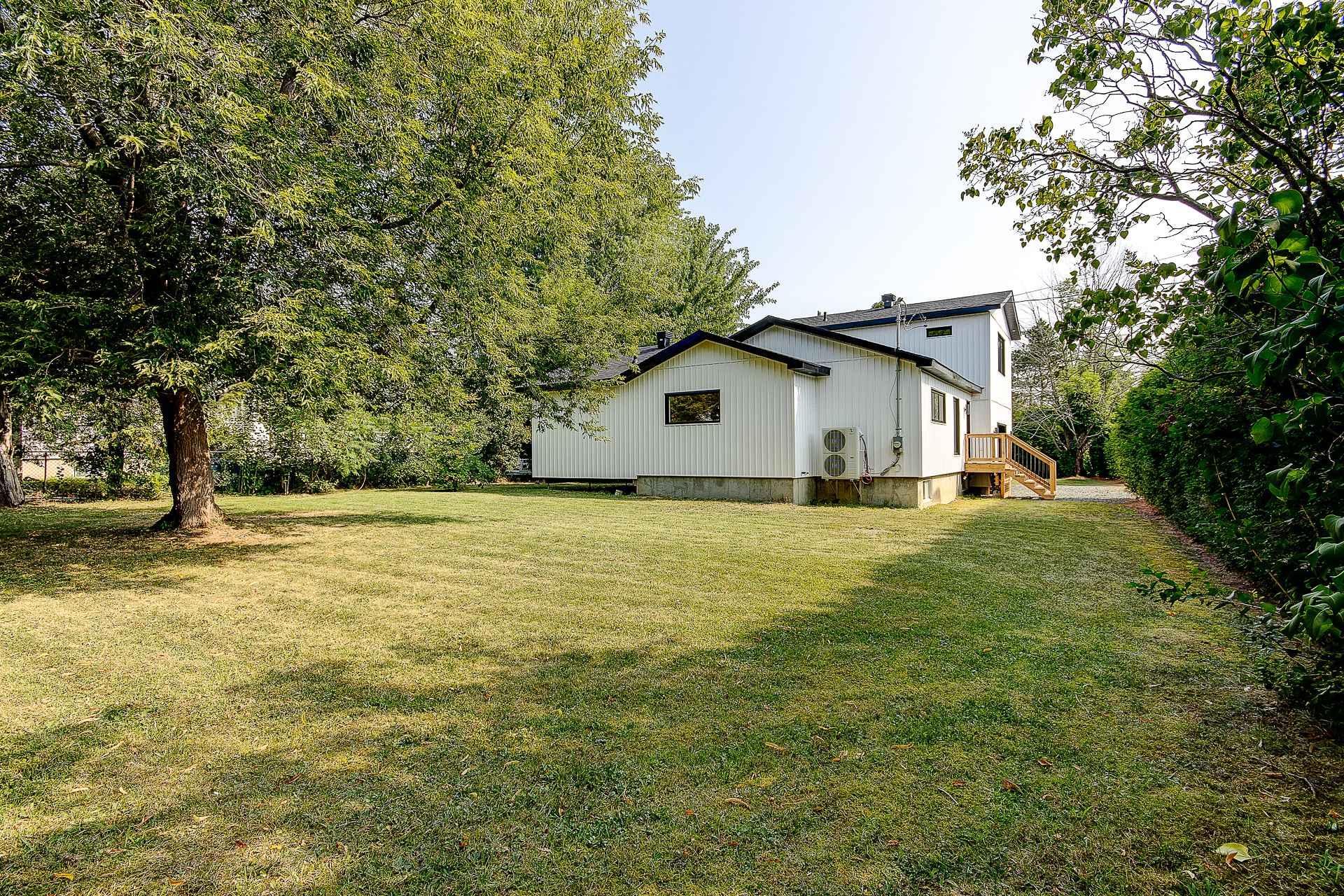 









1449


Rue Barrette

,
Saint-Jean-sur-Richelieu,




QC
J2W2B6

