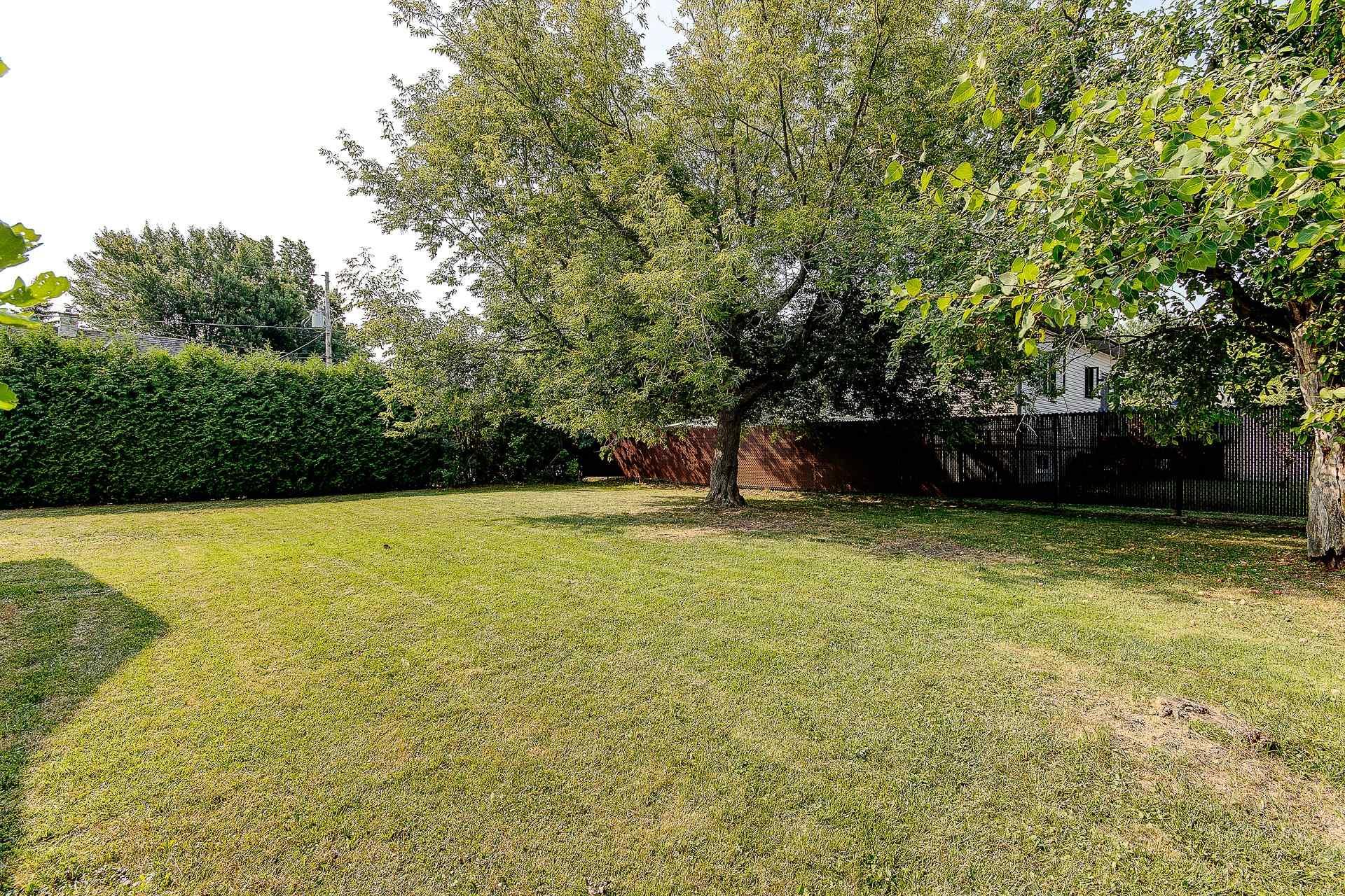 









1449


Rue Barrette

,
Saint-Jean-sur-Richelieu,




QC
J2W2B6

