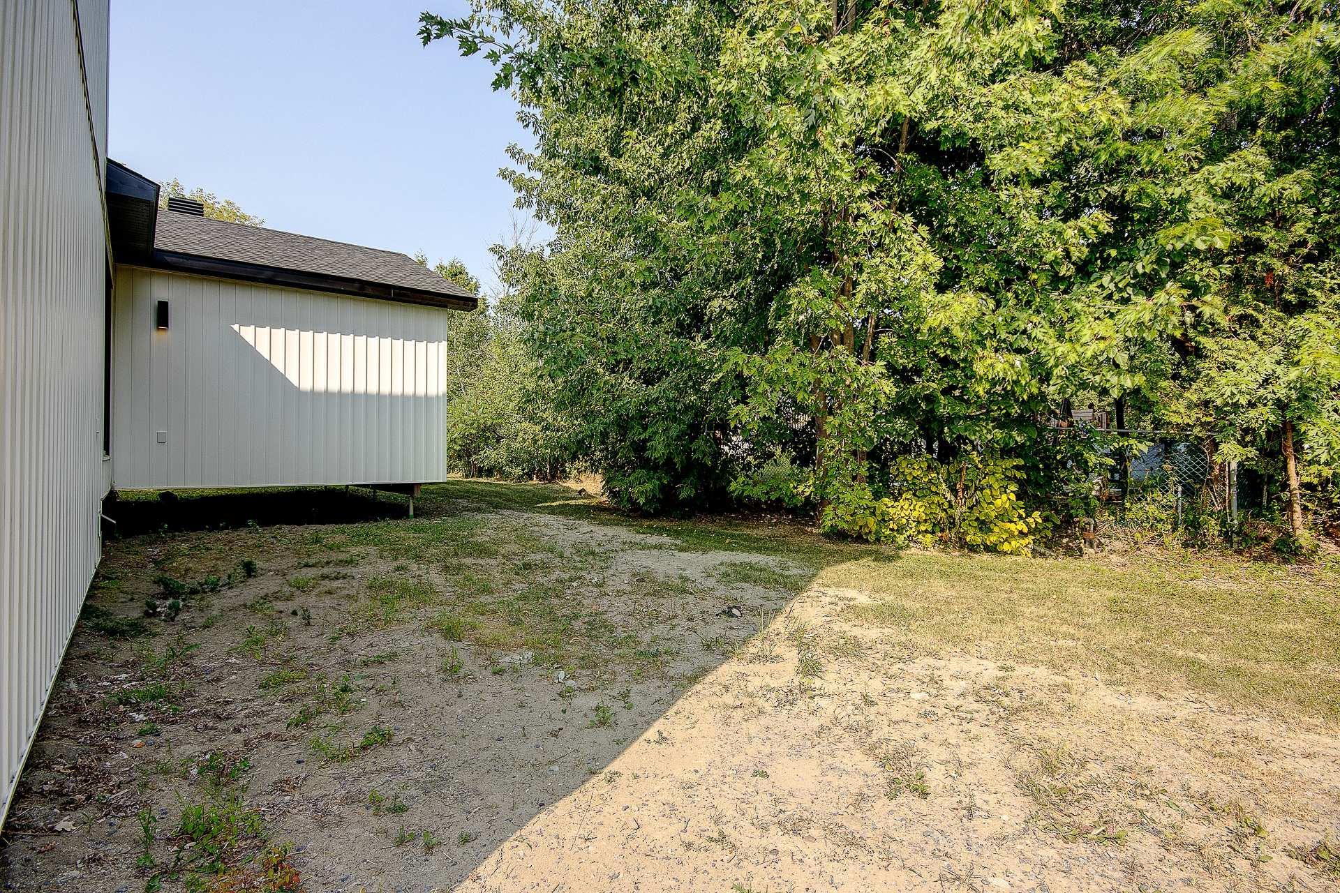 









1449


Rue Barrette

,
Saint-Jean-sur-Richelieu,




QC
J2W2B6

