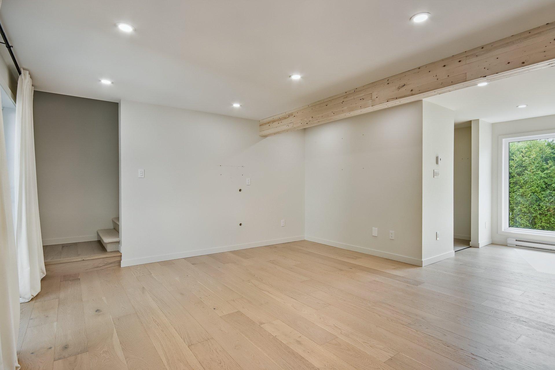 









1449


Rue Barrette

,
Saint-Jean-sur-Richelieu,




QC
J2W2B6

