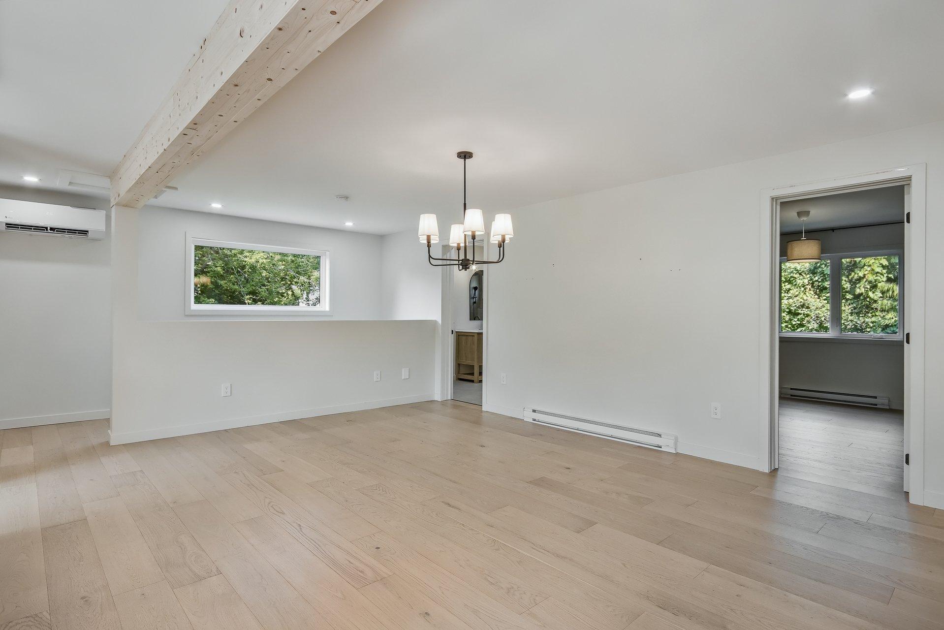 









1449


Rue Barrette

,
Saint-Jean-sur-Richelieu,




QC
J2W2B6

