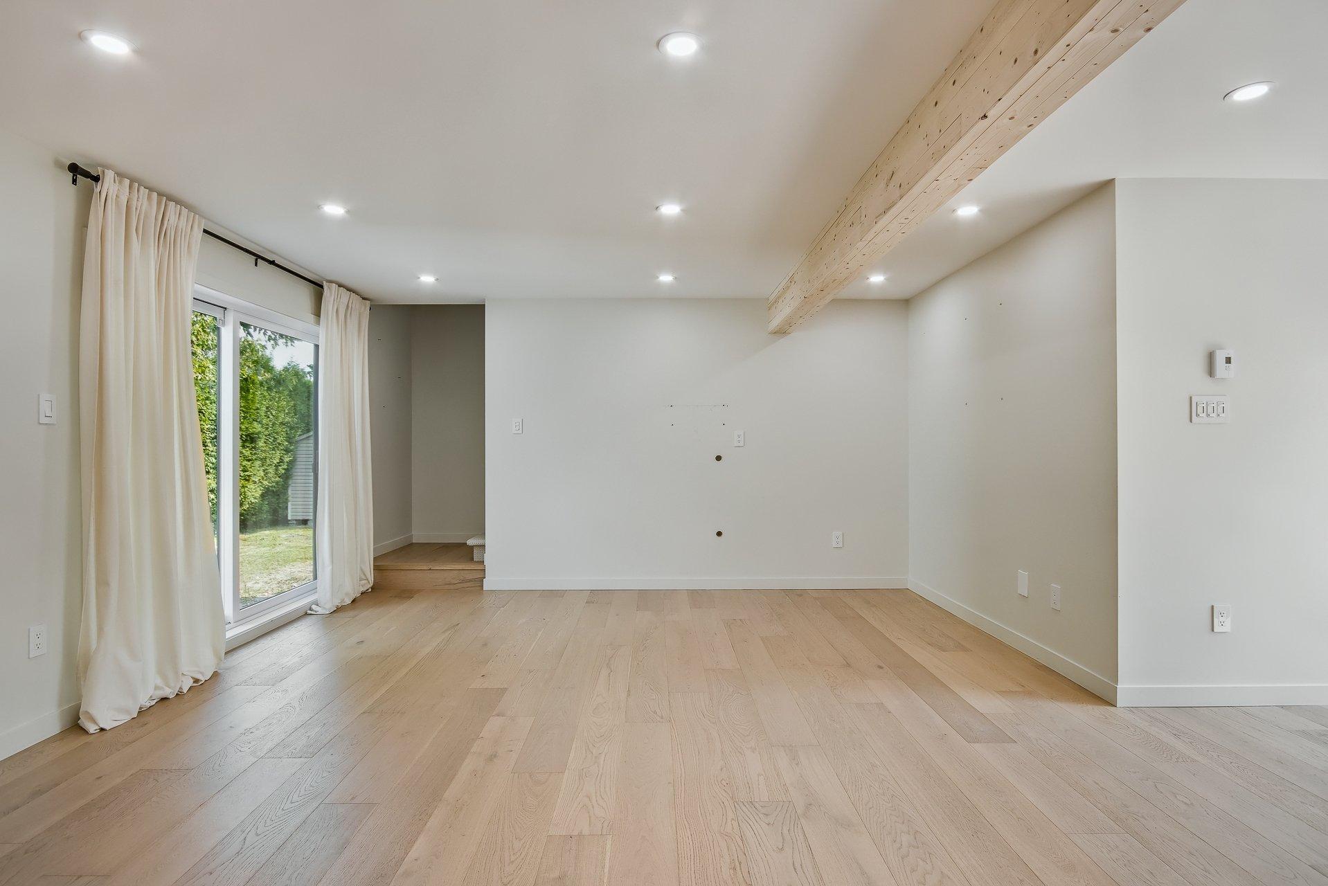 









1449


Rue Barrette

,
Saint-Jean-sur-Richelieu,




QC
J2W2B6

