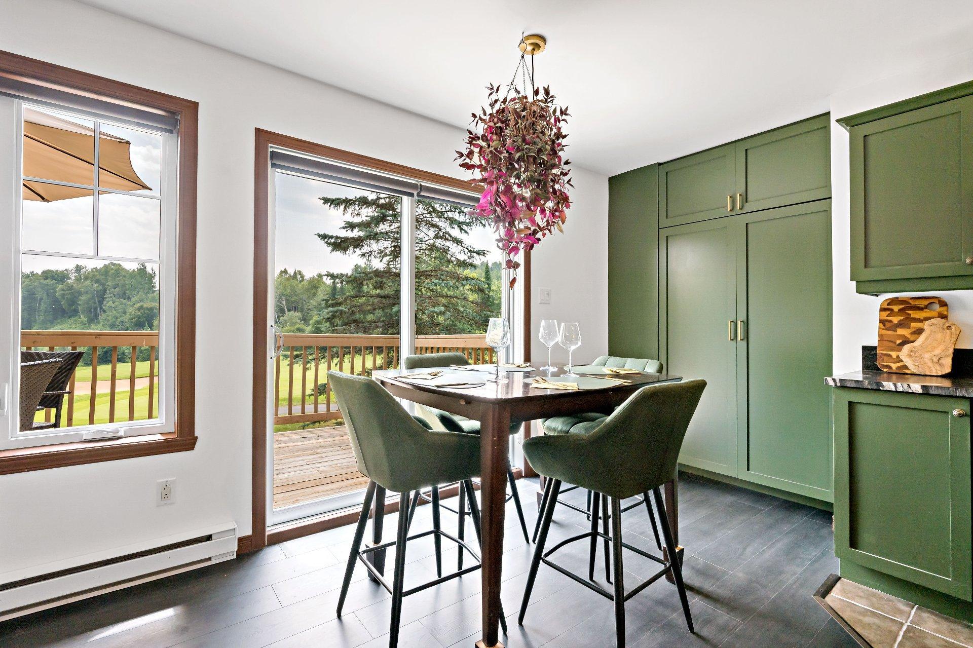 









1808


Ch. du Golf

,
Mont-Tremblant,




QC
J8E2K6

