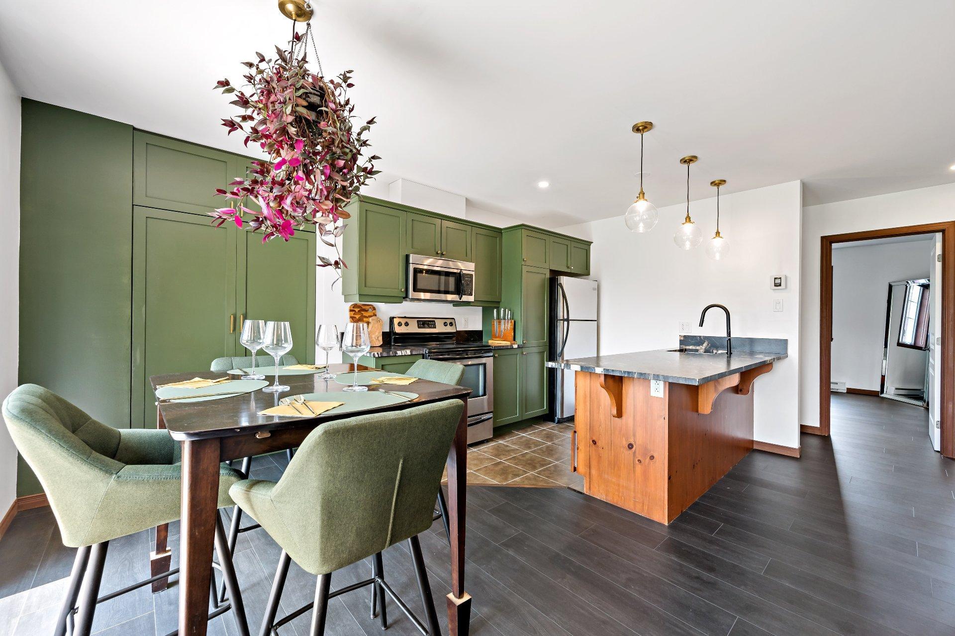 









1808


Ch. du Golf

,
Mont-Tremblant,




QC
J8E2K6

