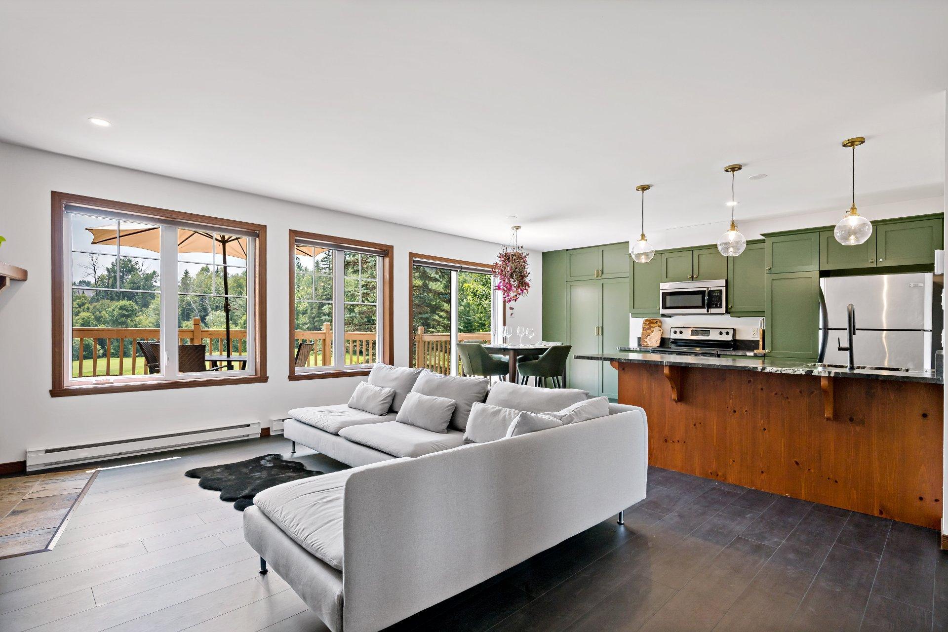 









1808


Ch. du Golf

,
Mont-Tremblant,




QC
J8E2K6

