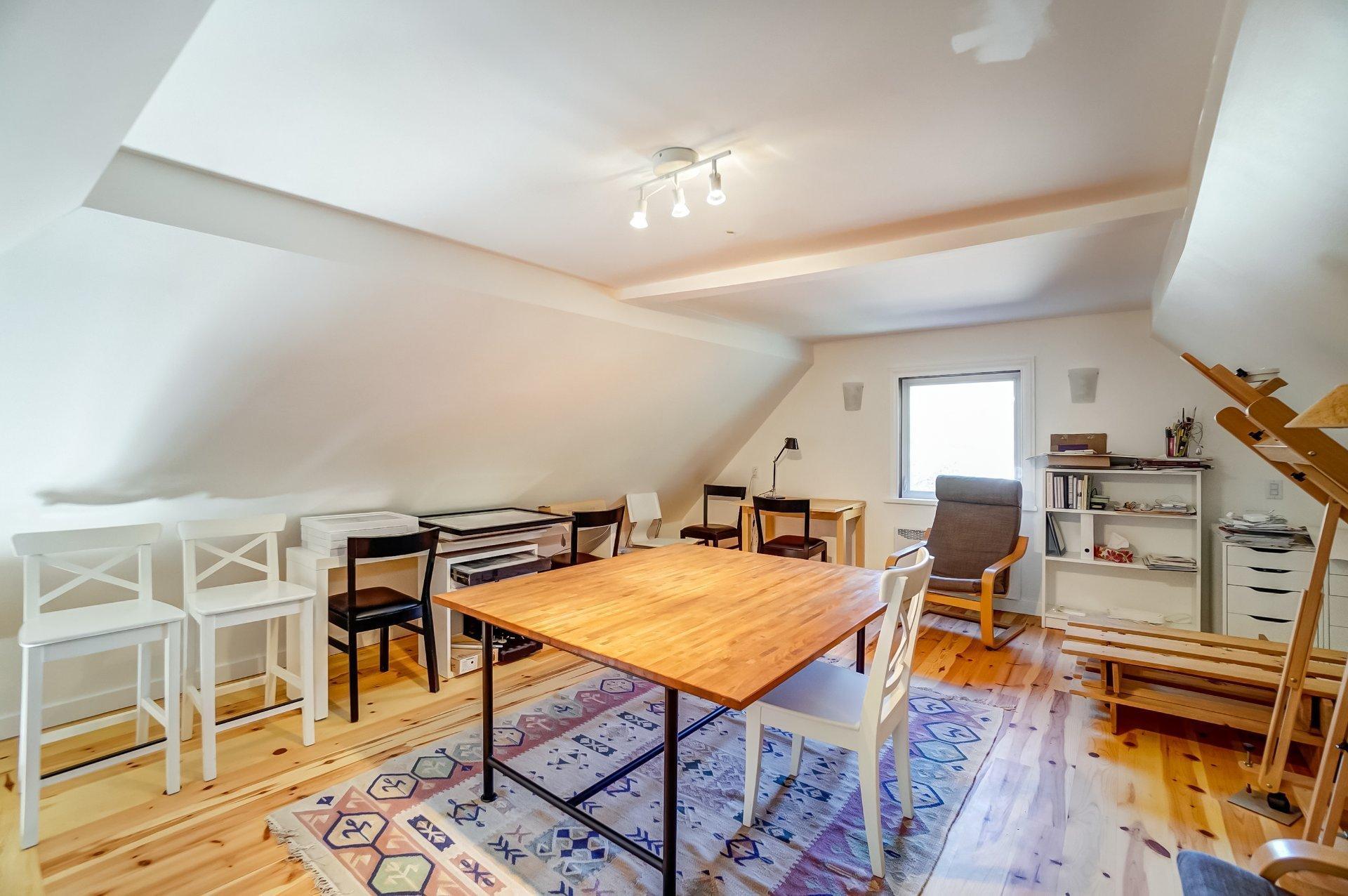 









209


Ch. d'Old Chelsea

,
Chelsea,




QC
J9B1J3

