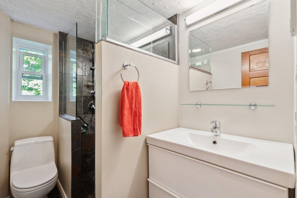 









209Z


Ch. d'Old Chelsea

,
Chelsea,




QC
J9B1J3

