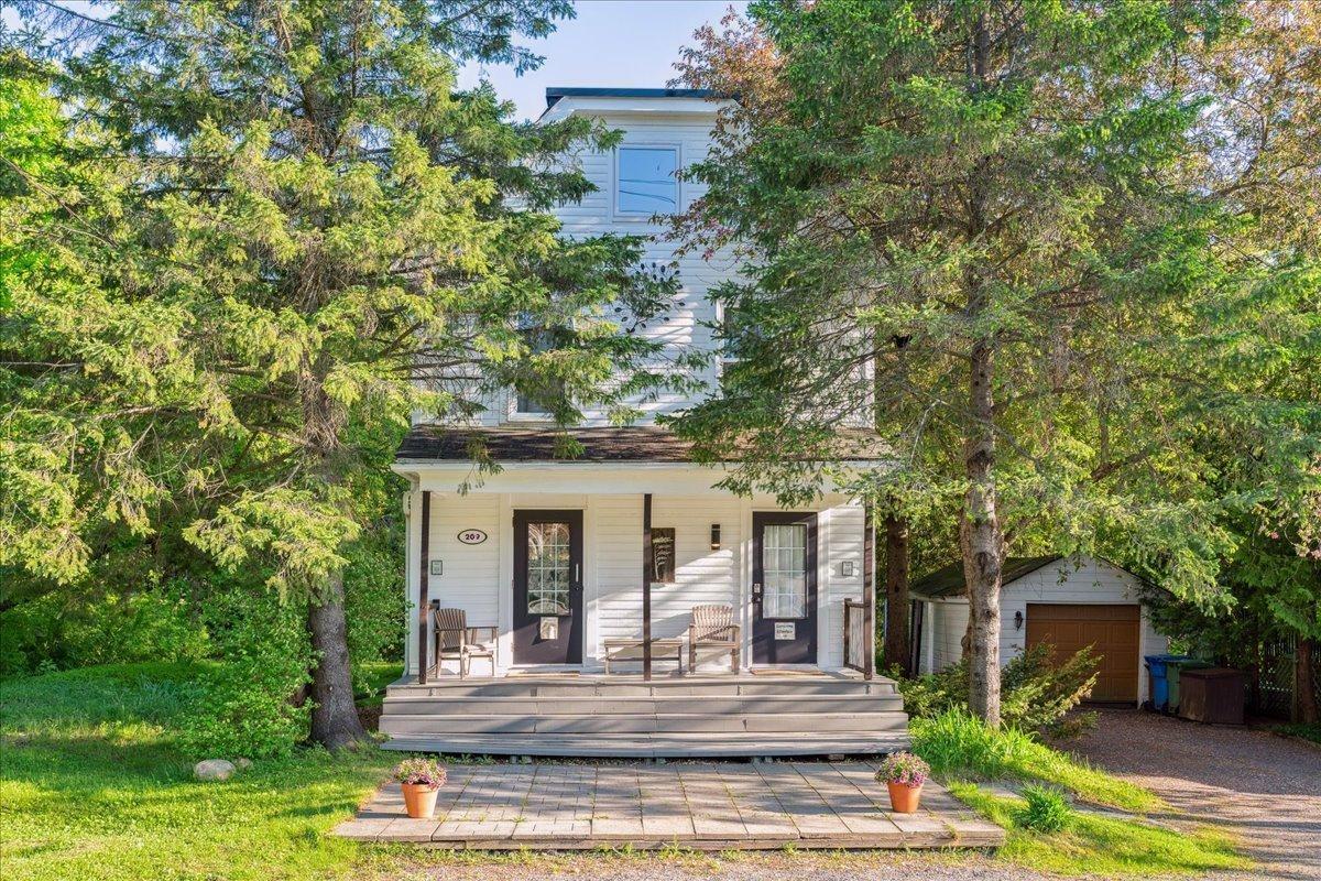 









209Z


Ch. d'Old Chelsea

,
Chelsea,




QC
J9B1J3

