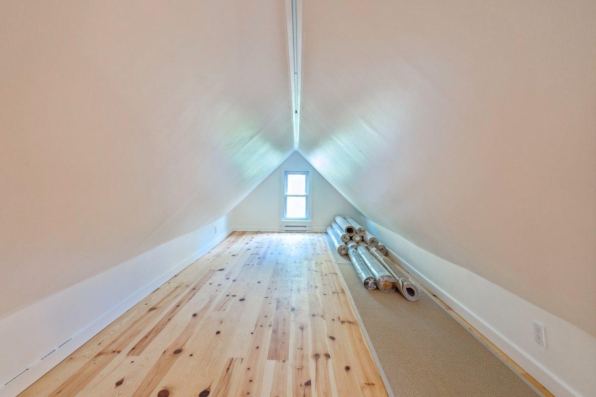 









209Z


Ch. d'Old Chelsea

,
Chelsea,




QC
J9B1J3

