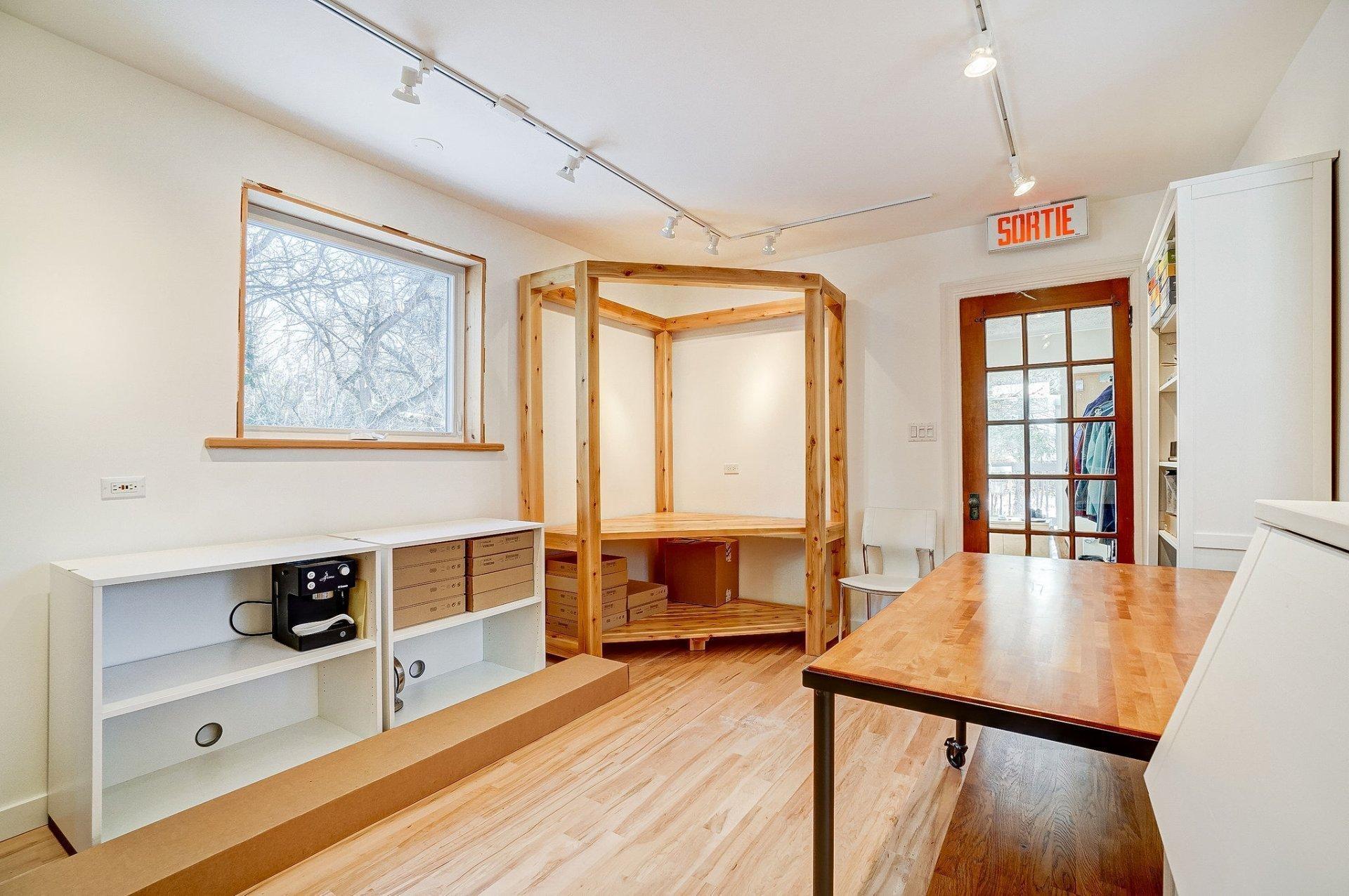 









209Z


Ch. d'Old Chelsea

,
Chelsea,




QC
J9B1J3

