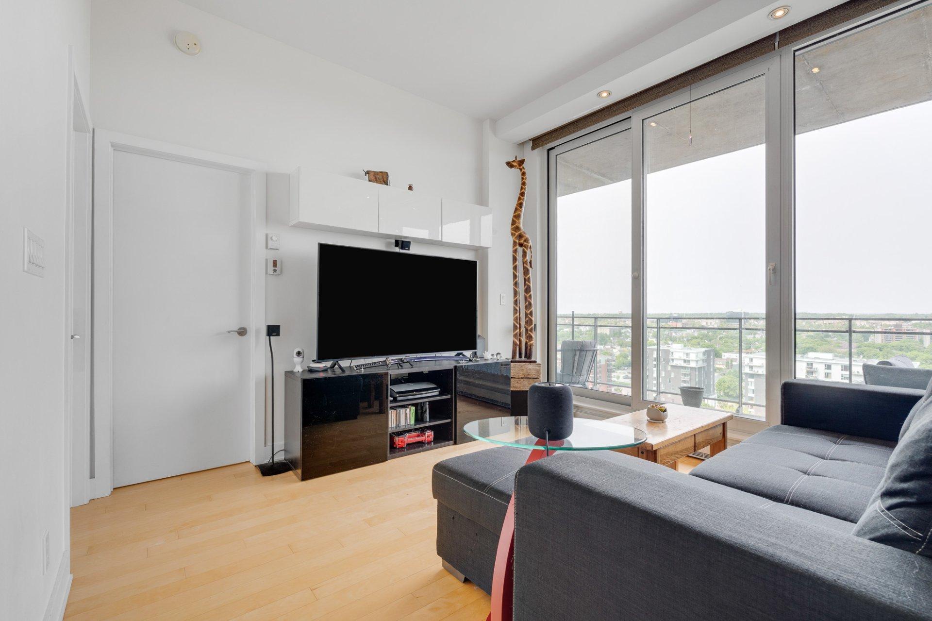 









185


Rue Laurier

, 1503,
Gatineau (Hull),




QC
J8X0B2

