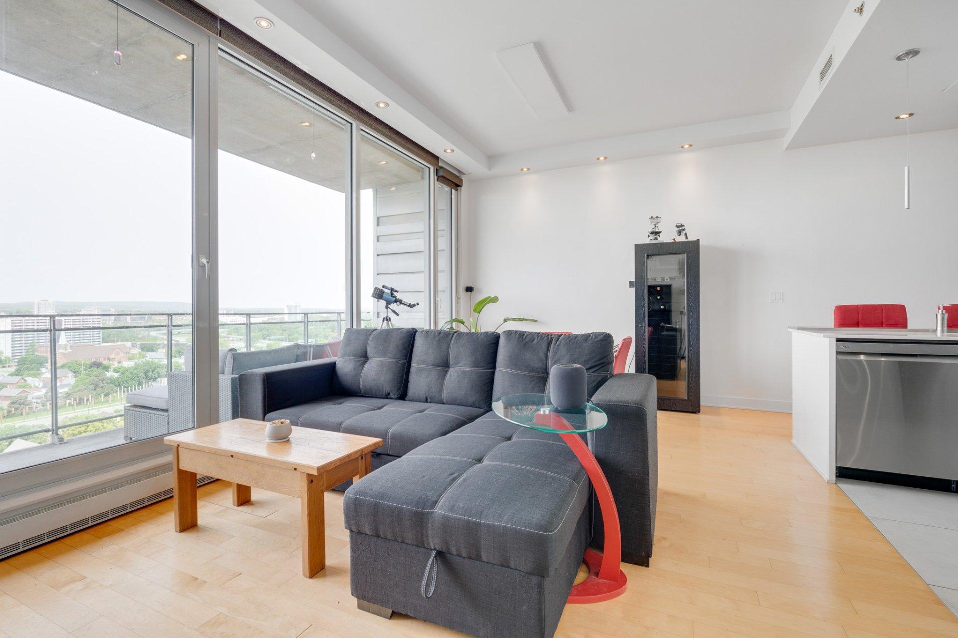 









185


Rue Laurier

, 1503,
Gatineau (Hull),




QC
J8X0B2

