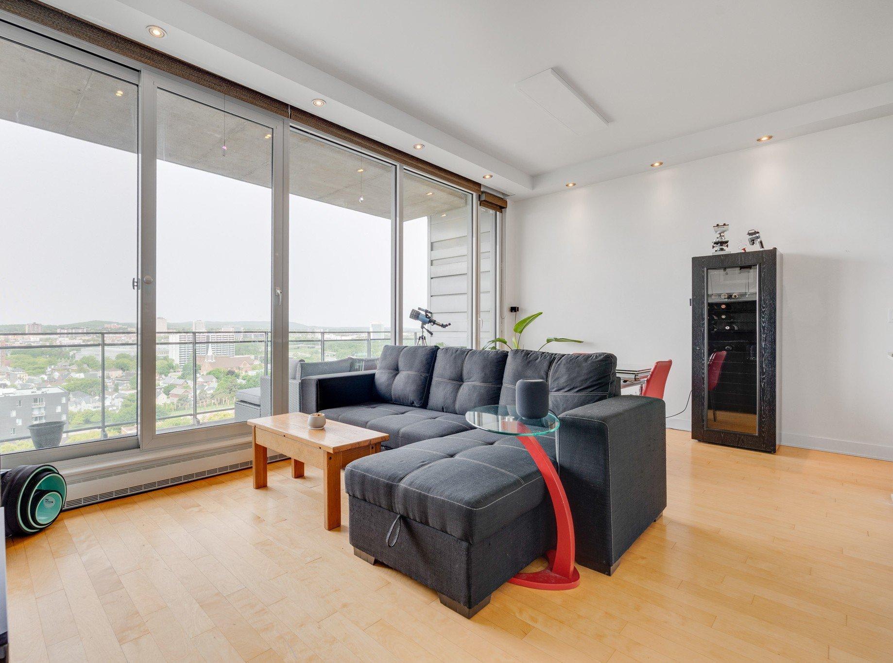 









185


Rue Laurier

, 1503,
Gatineau (Hull),




QC
J8X0B2

