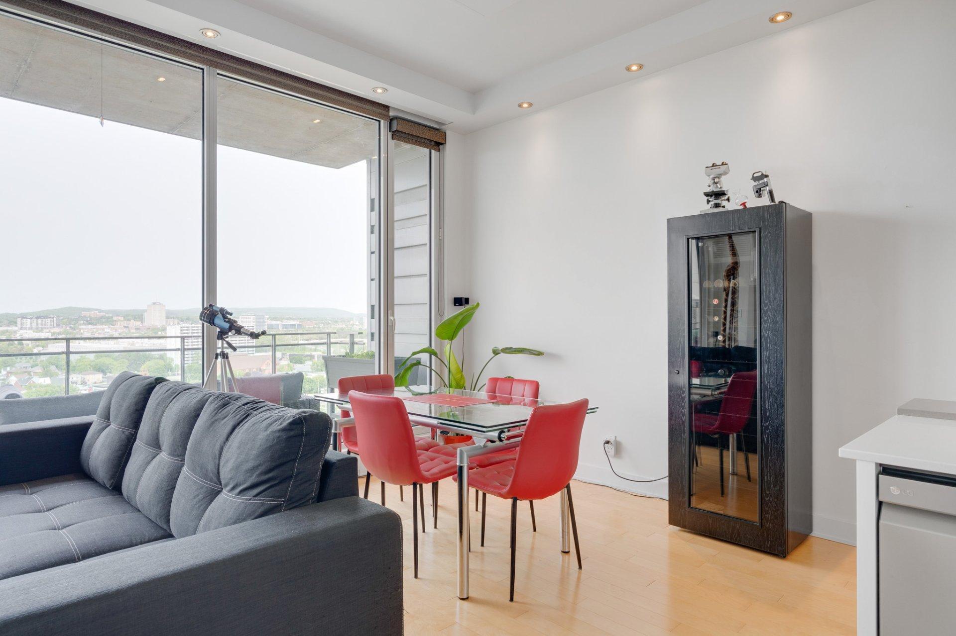 









185


Rue Laurier

, 1503,
Gatineau (Hull),




QC
J8X0B2

