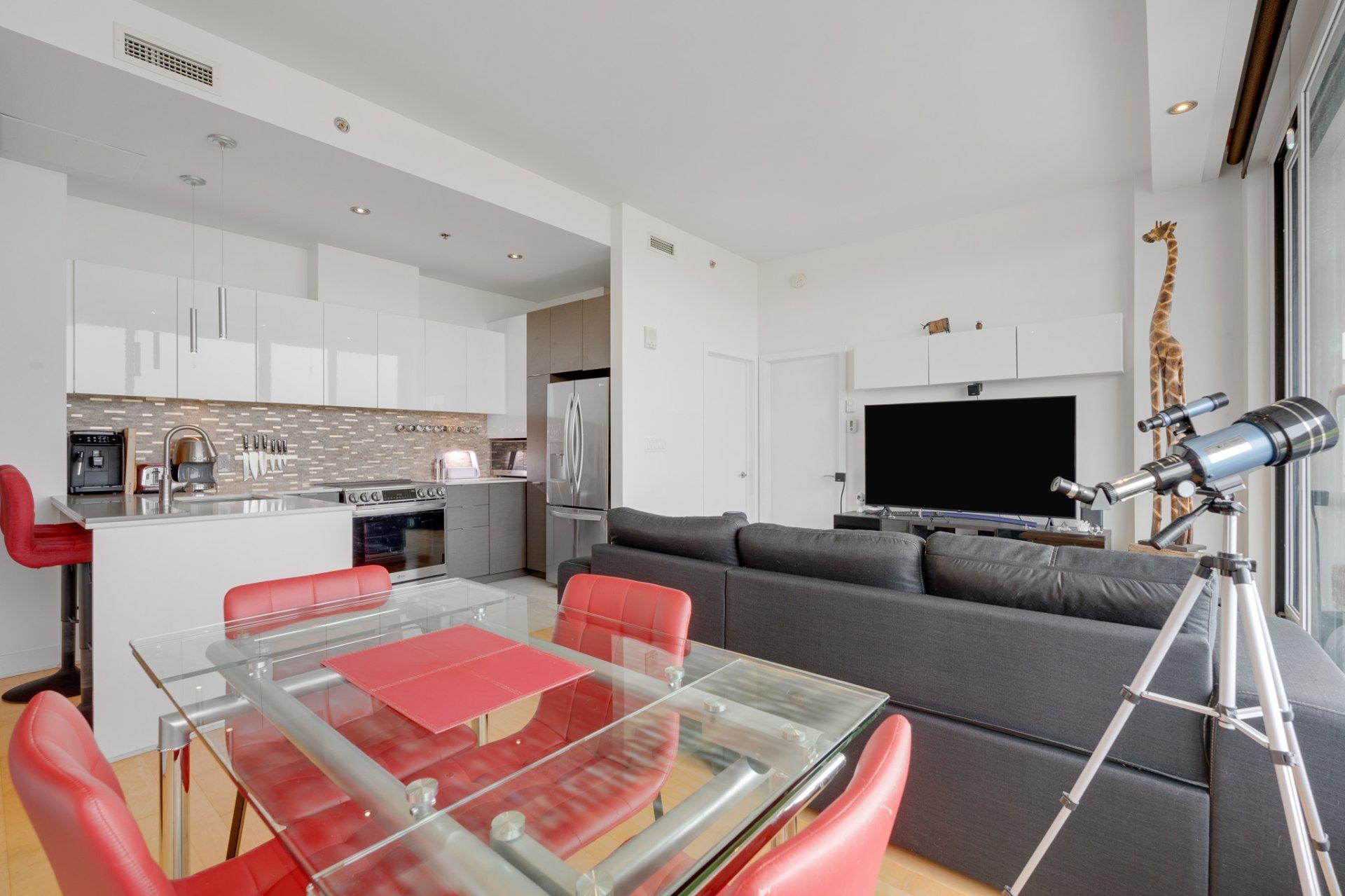 









185


Rue Laurier

, 1503,
Gatineau (Hull),




QC
J8X0B2

