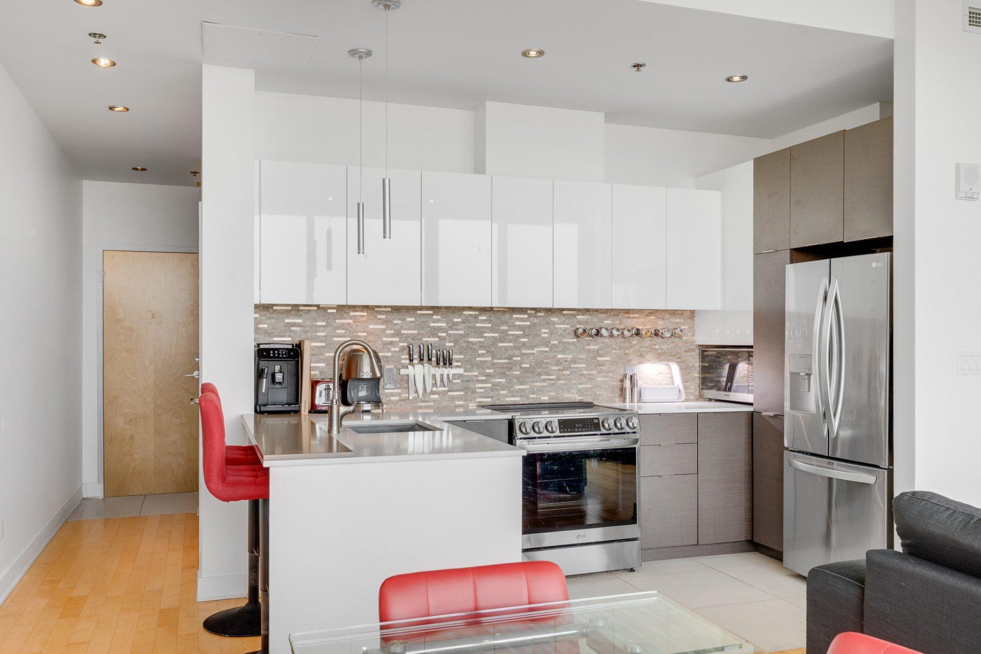 









185


Rue Laurier

, 1503,
Gatineau (Hull),




QC
J8X0B2

