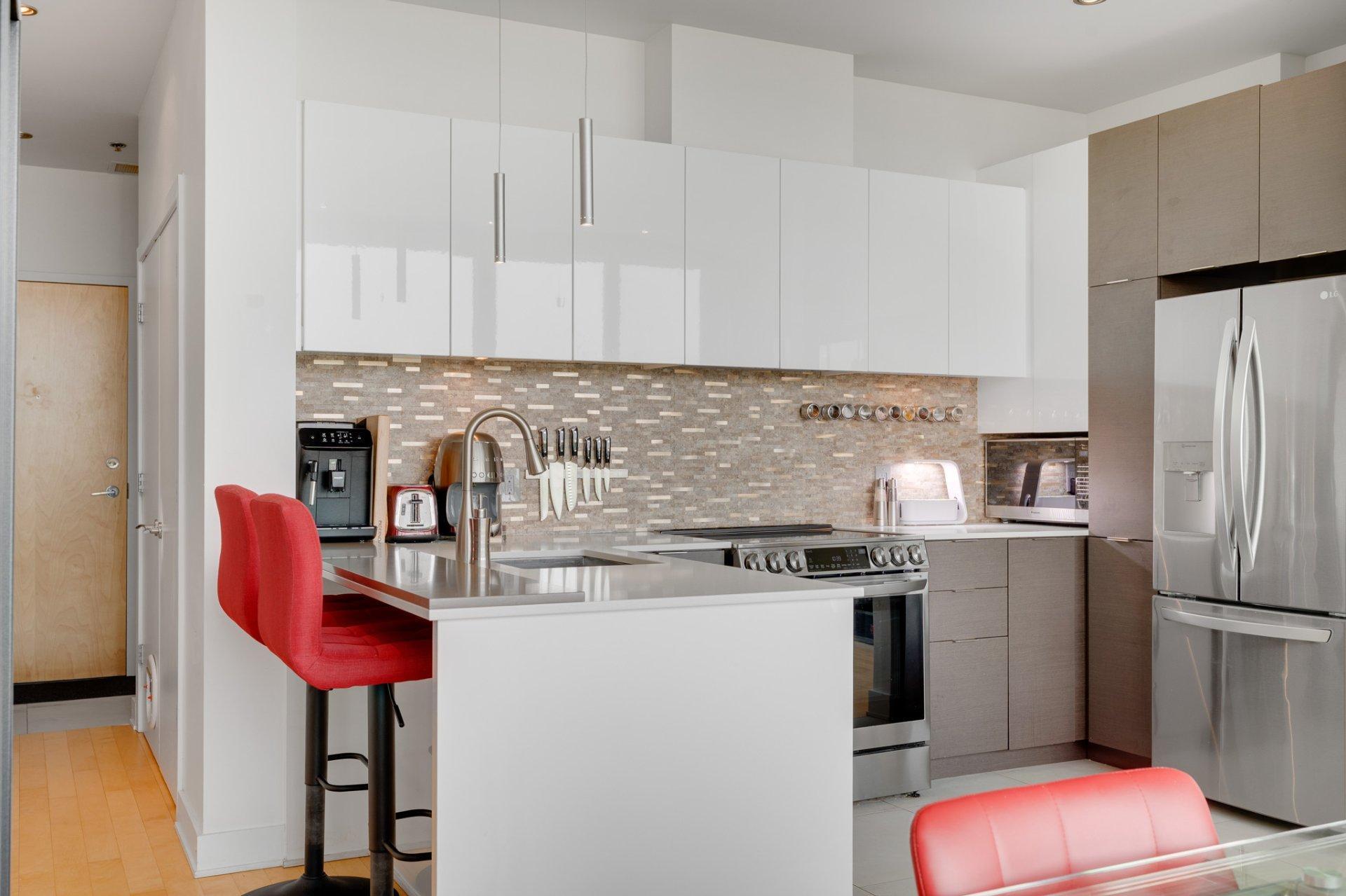 









185


Rue Laurier

, 1503,
Gatineau (Hull),




QC
J8X0B2

